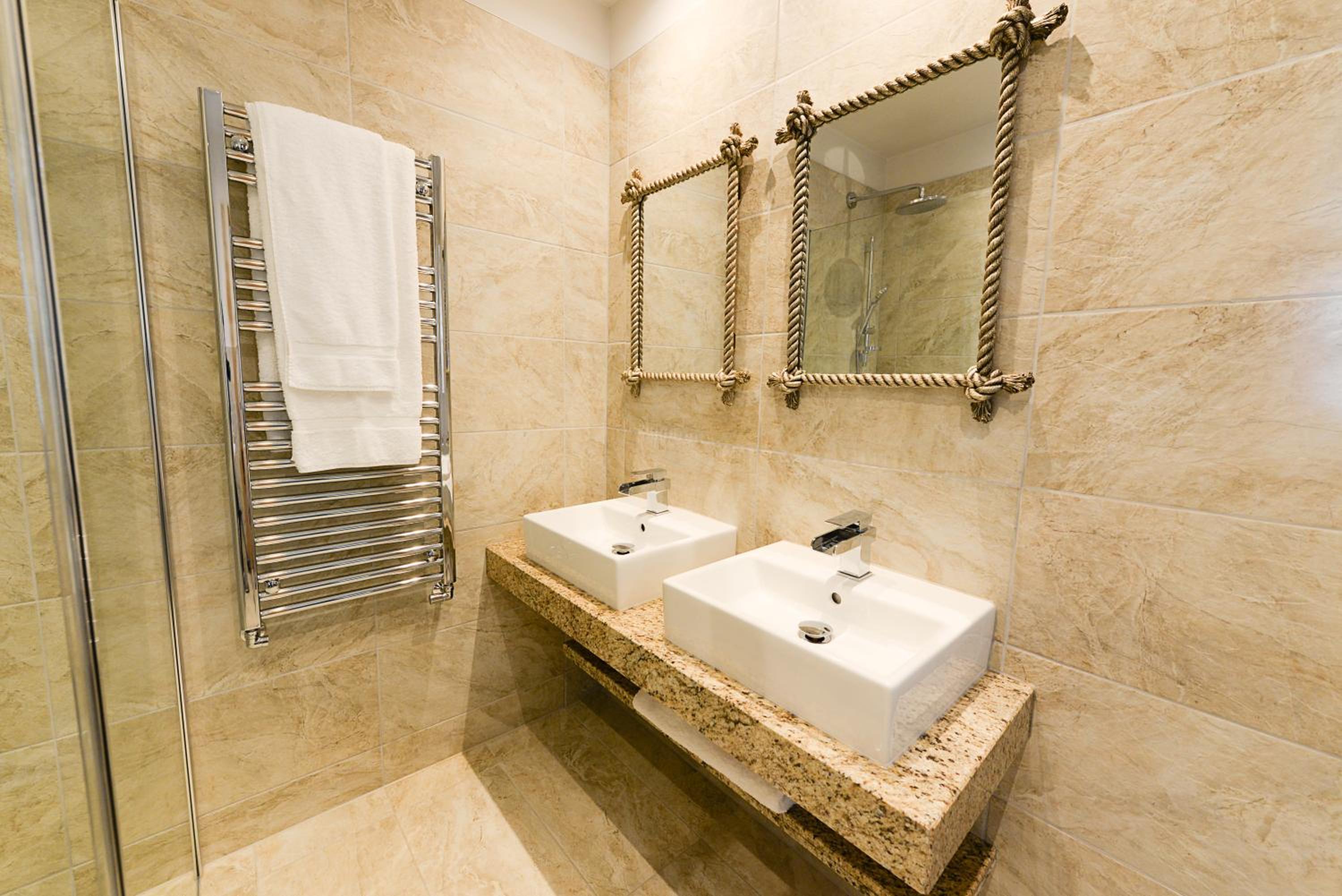 Superior Double or Twin Room photo 3