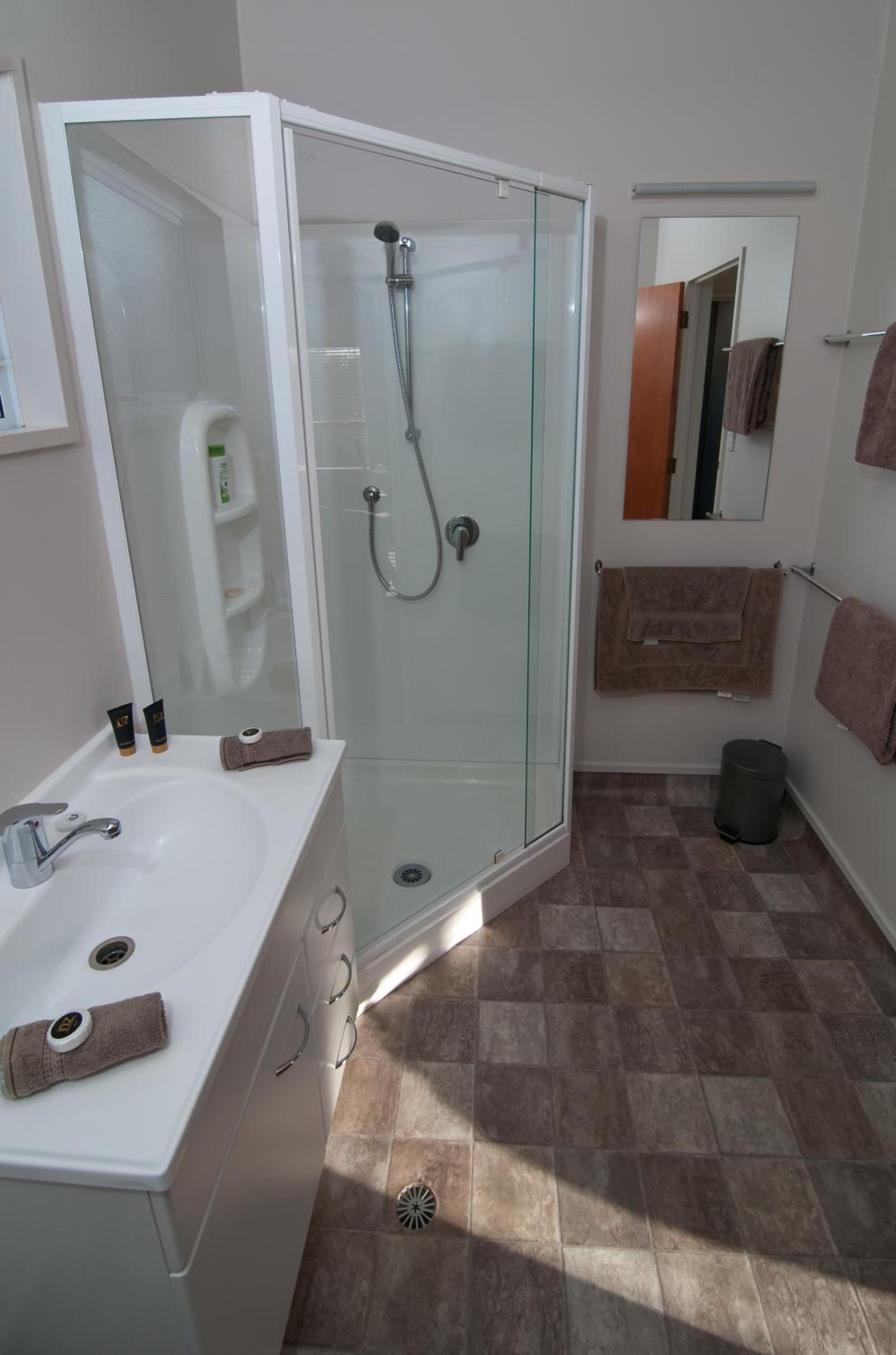 Deluxe One-Bedroom Apartment - Photo 12
