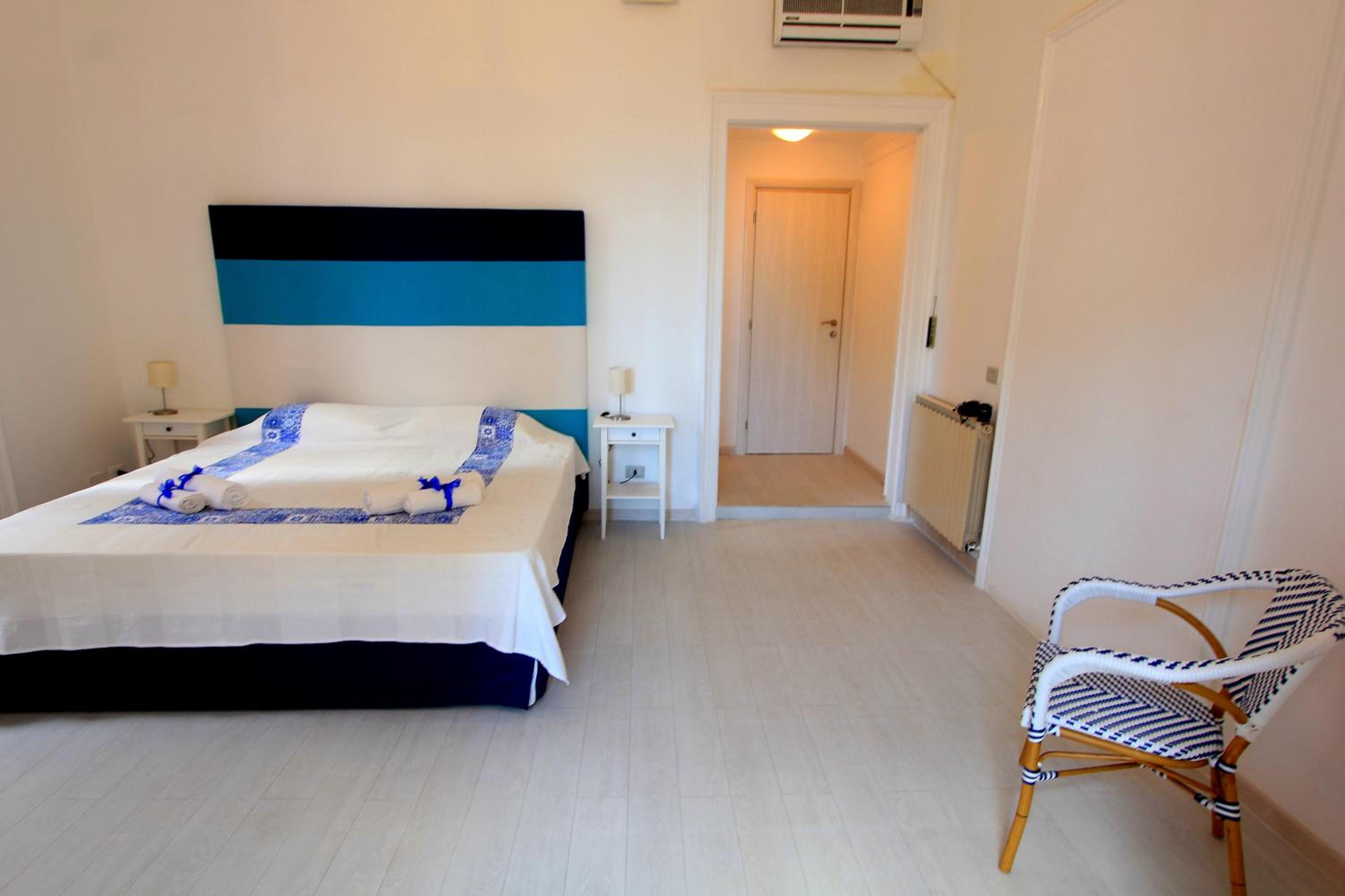 Suite with Balcony photo 1