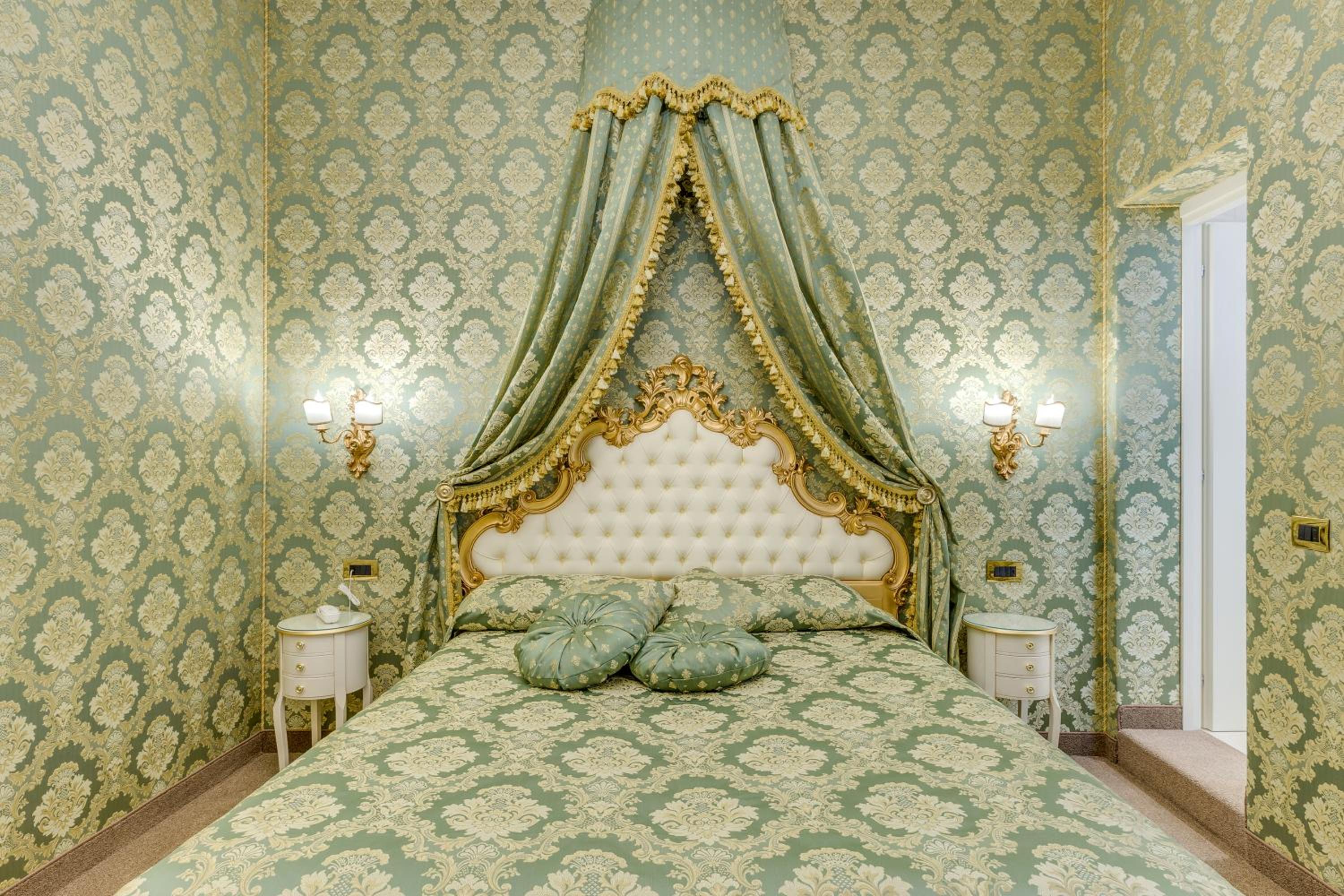 Superior Double or Twin Room photo 3