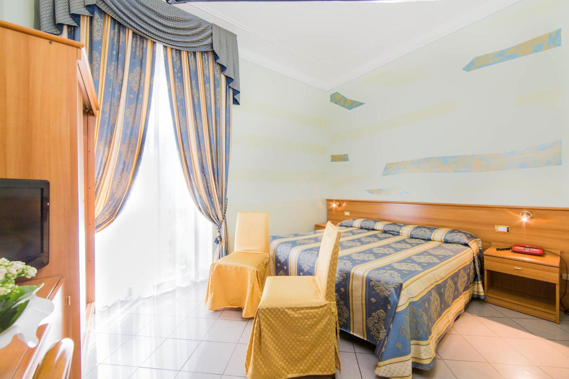 Double or Twin Room - Photo 2