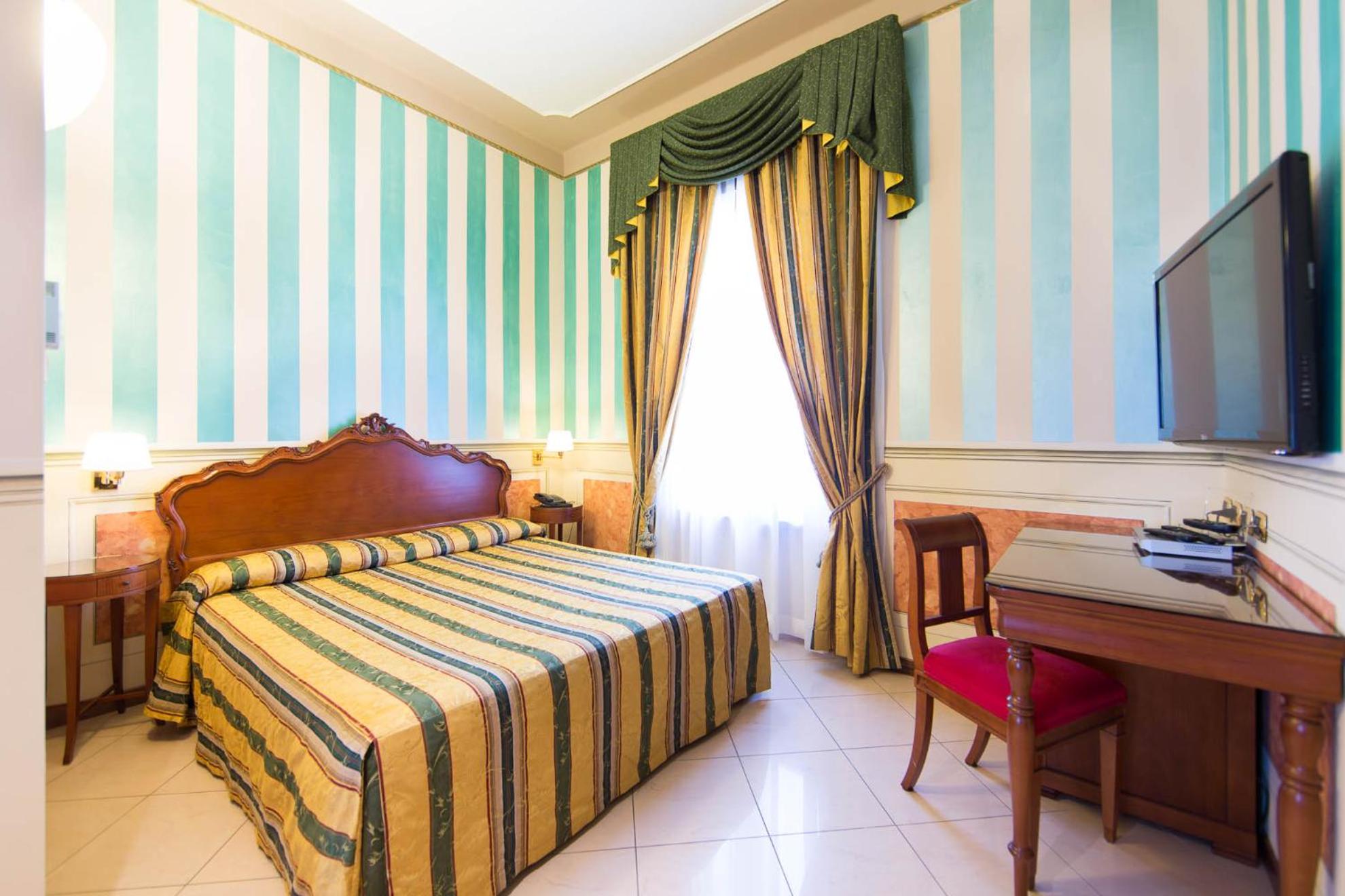 Suite - Photo 2