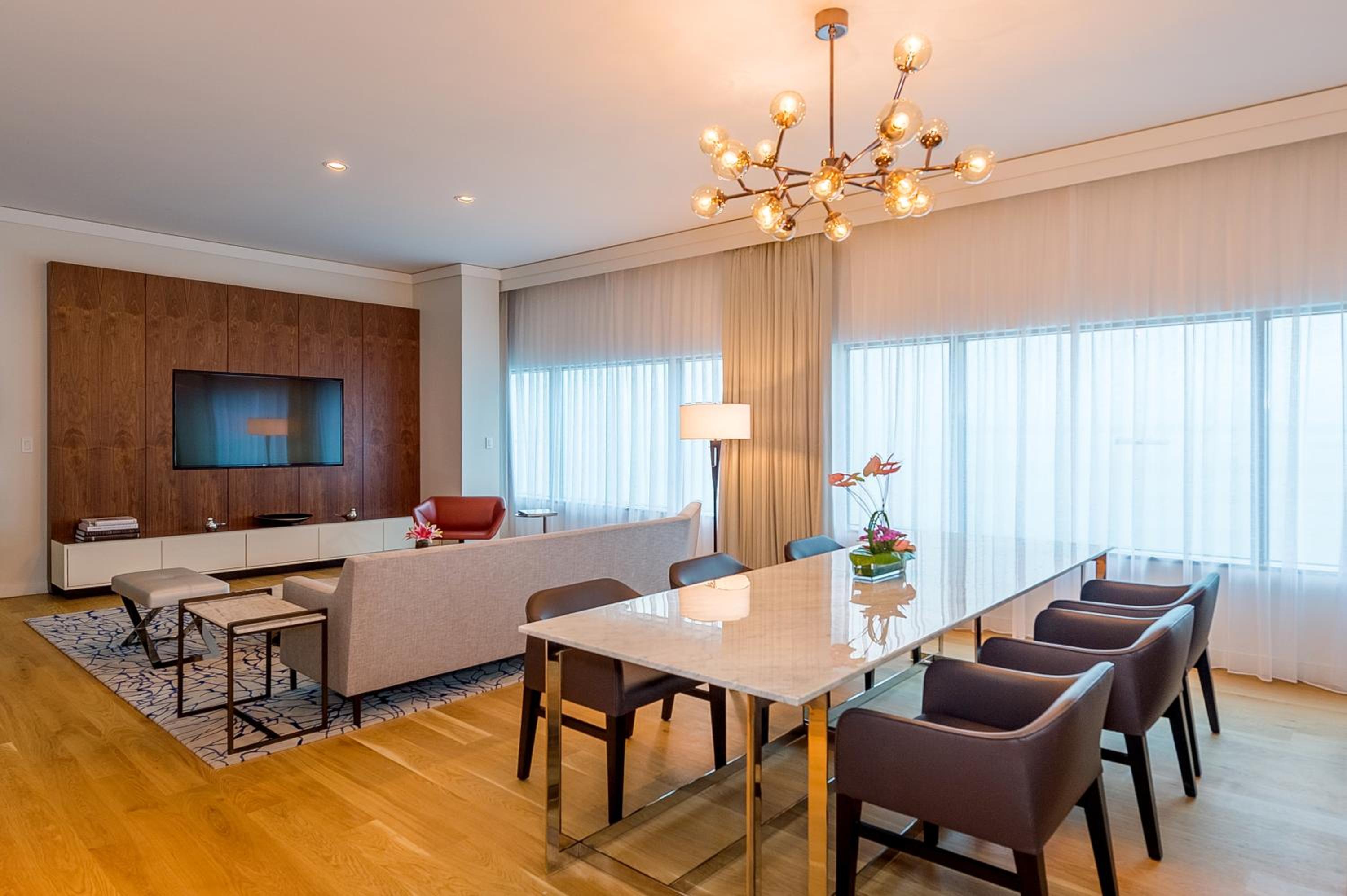 Diplomat Suite - Photo 1