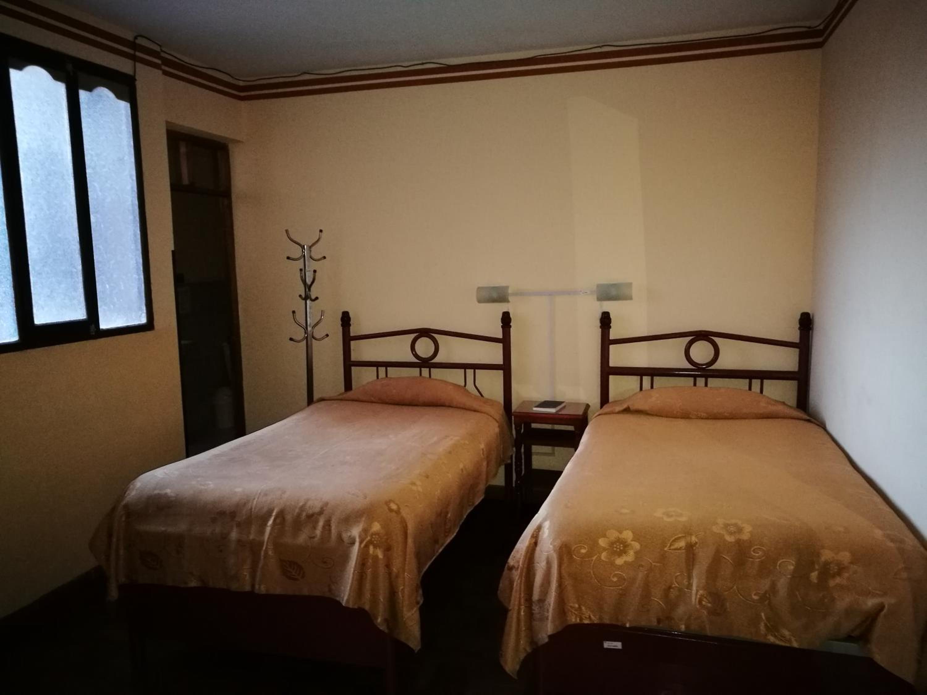 Twin Room with Private Bathroom photo 3