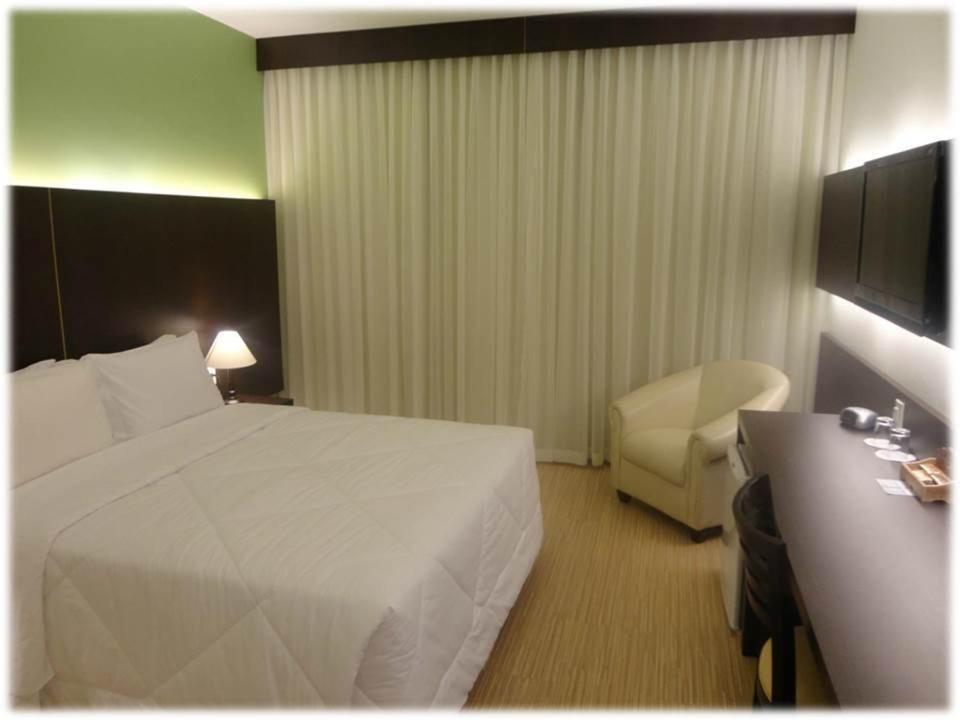 Deluxe Double Room with Balcony photo 3