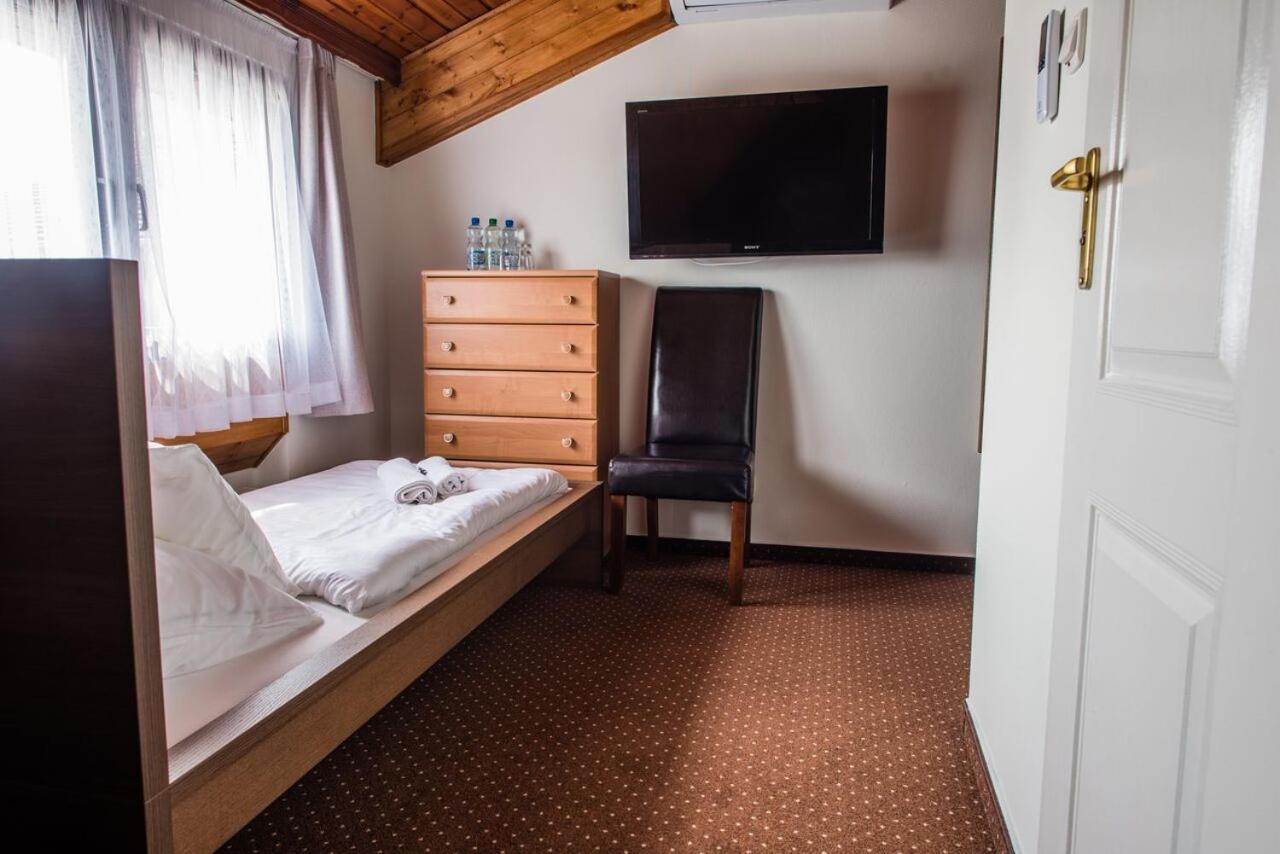 Small Single Room photo 1
