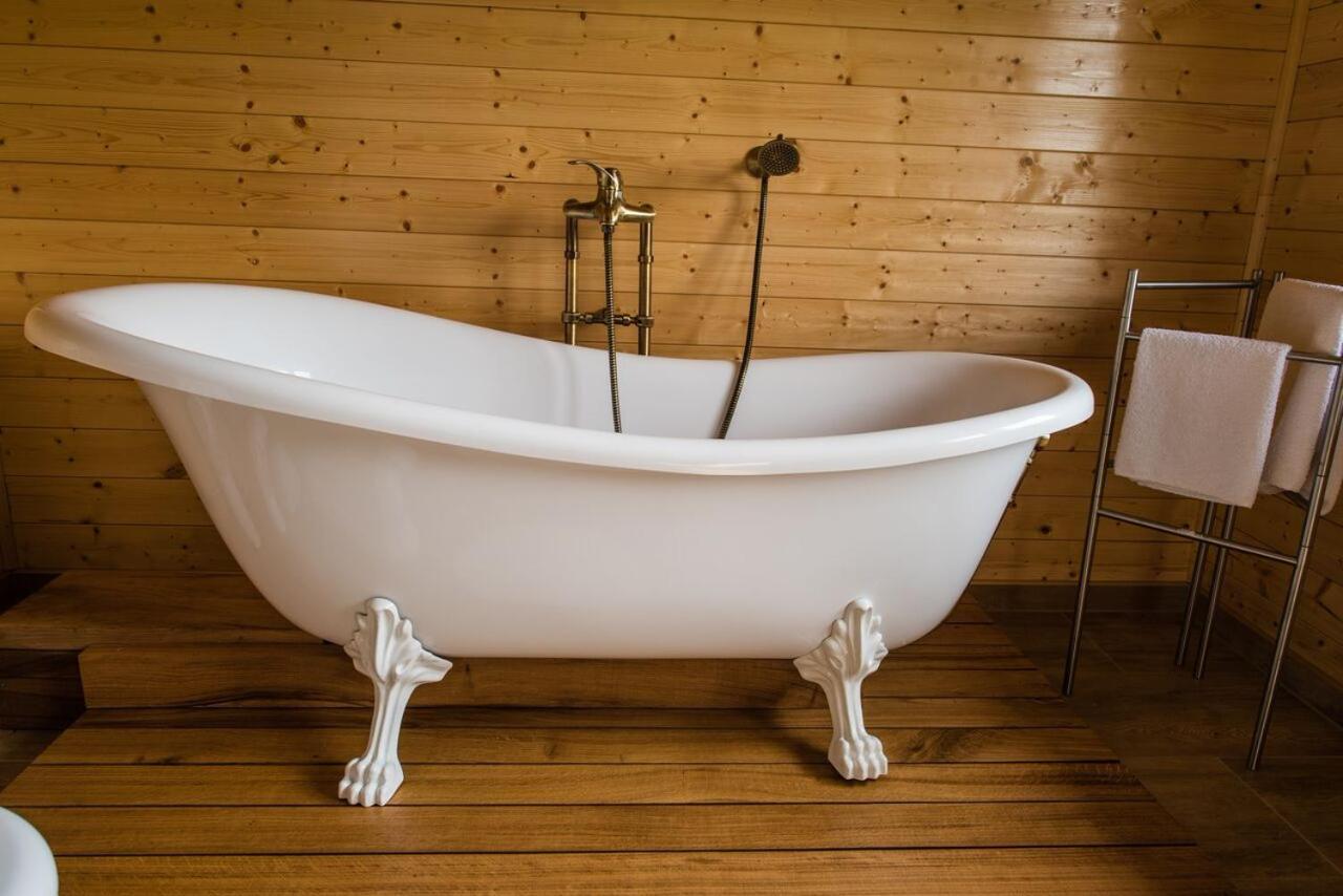 Deluxe Double Room with Bath photo 3