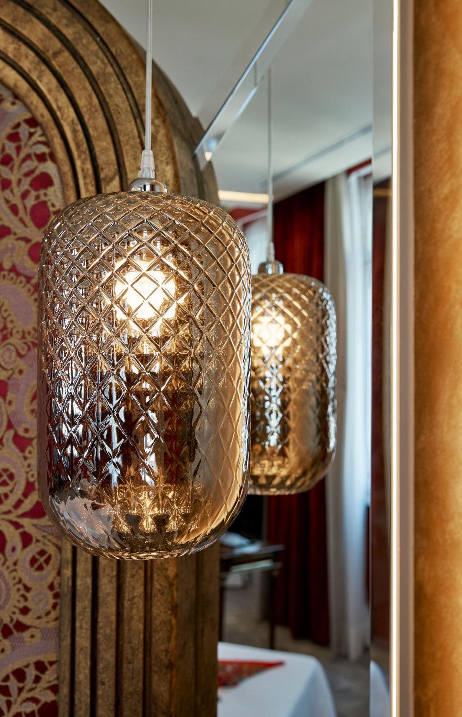 Suite with Square View - Photo 9
