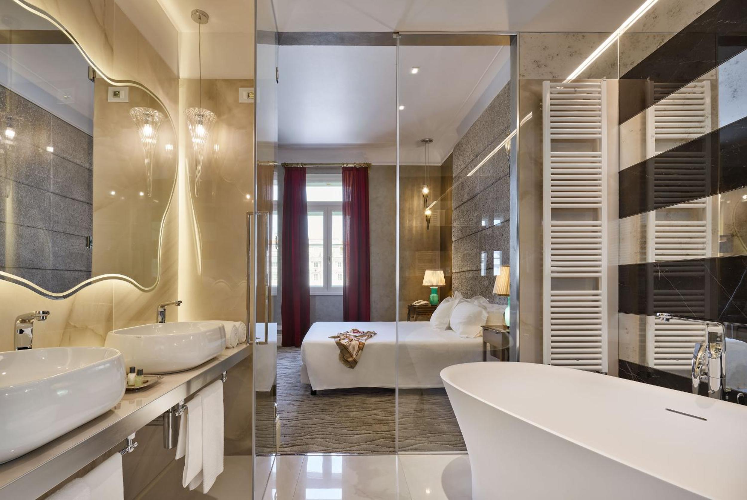 Suite Prestige with Square View - Photo 23
