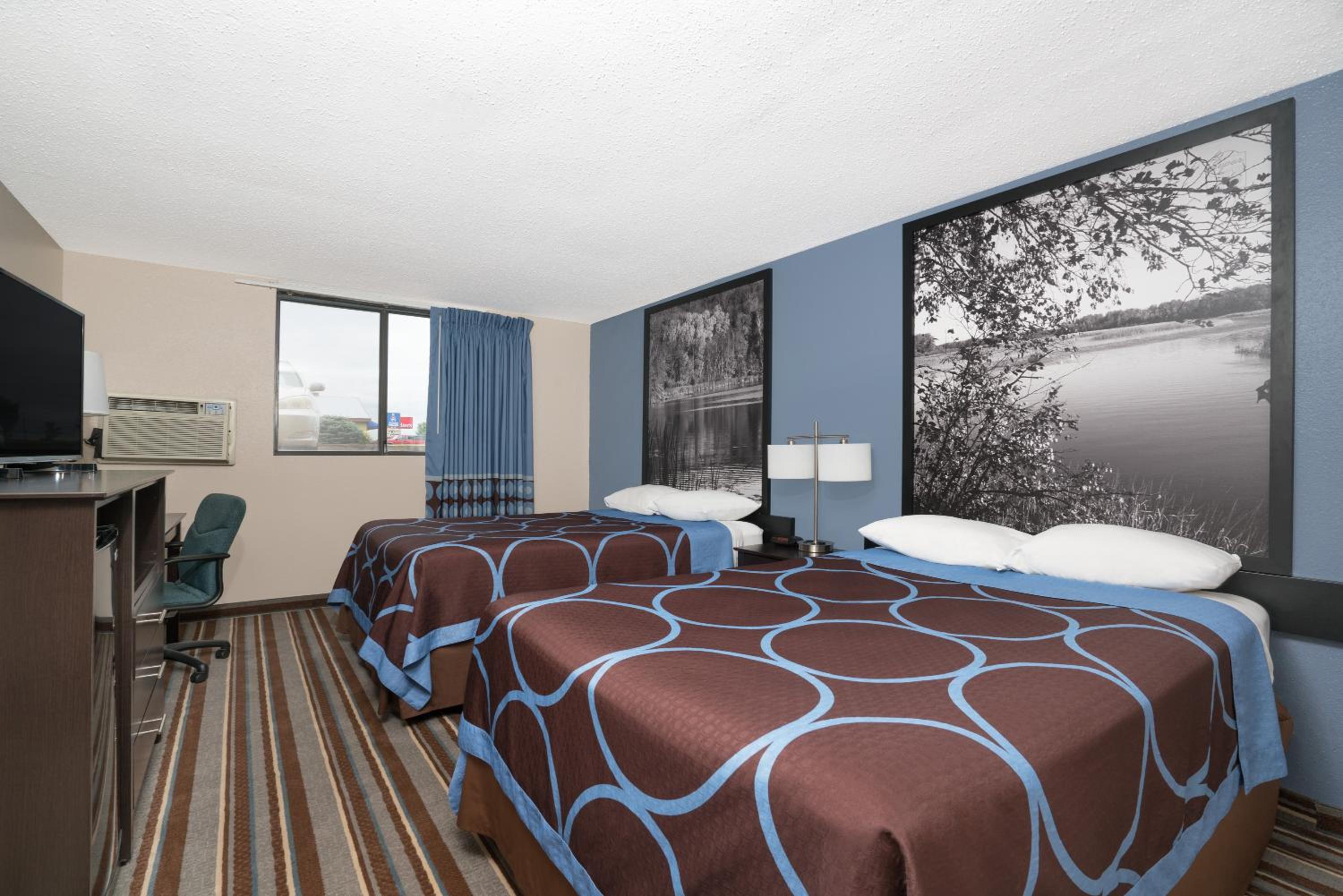 Double Room with Two Double Beds - Non-Smoking - Photo 1