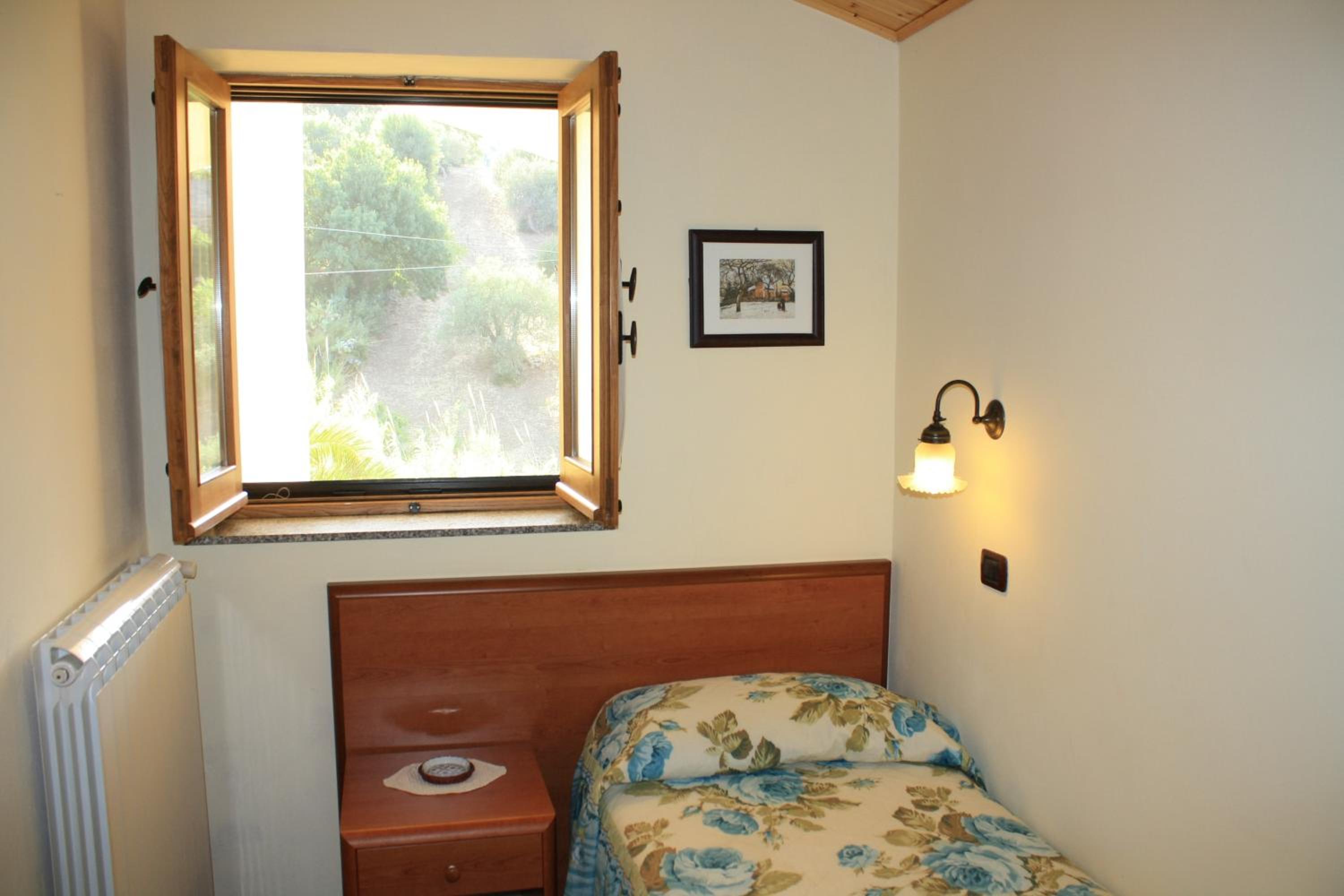 Deluxe Double or Twin Room - Photo 1