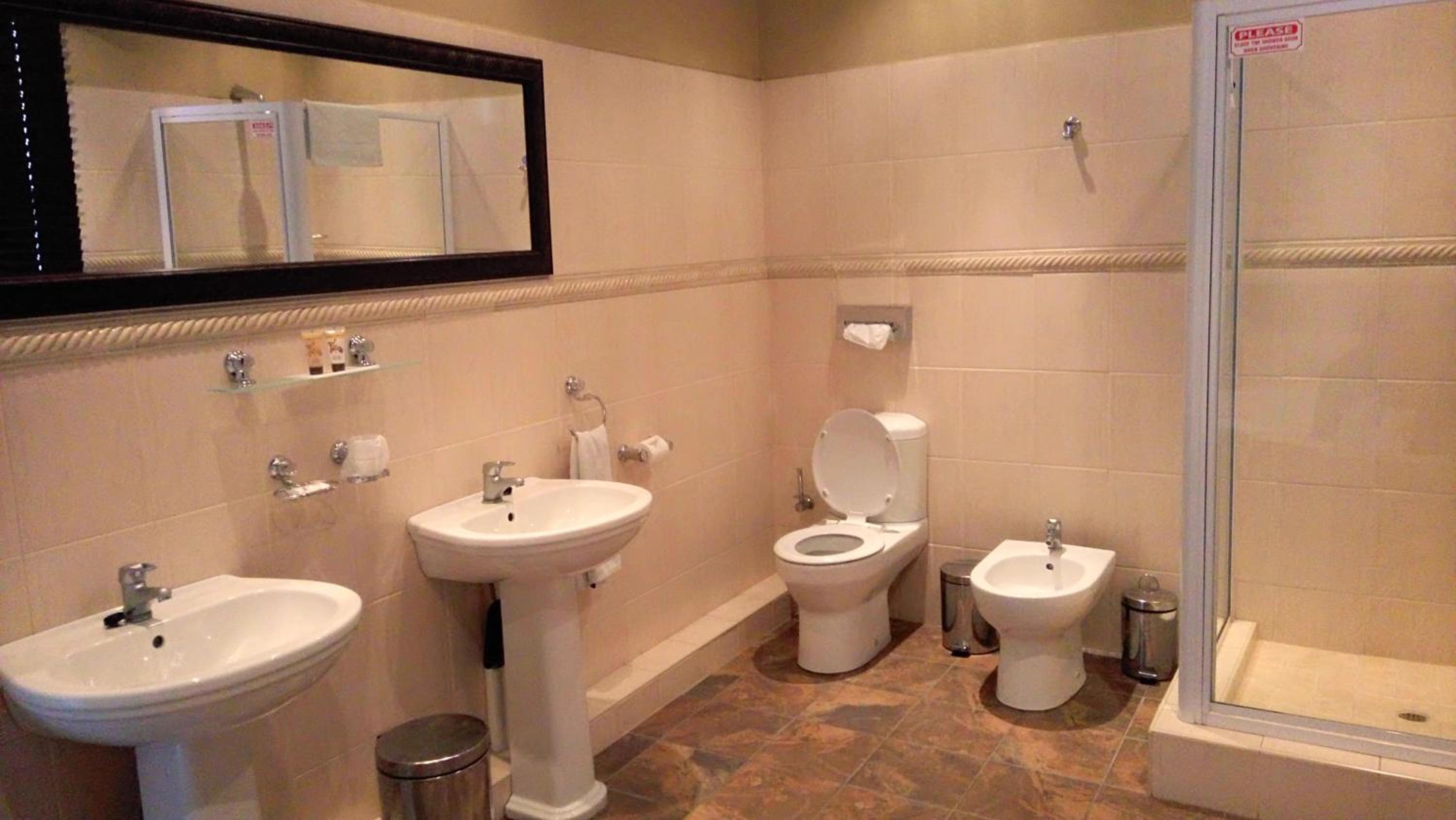 Suite with Spa Bath photo 2