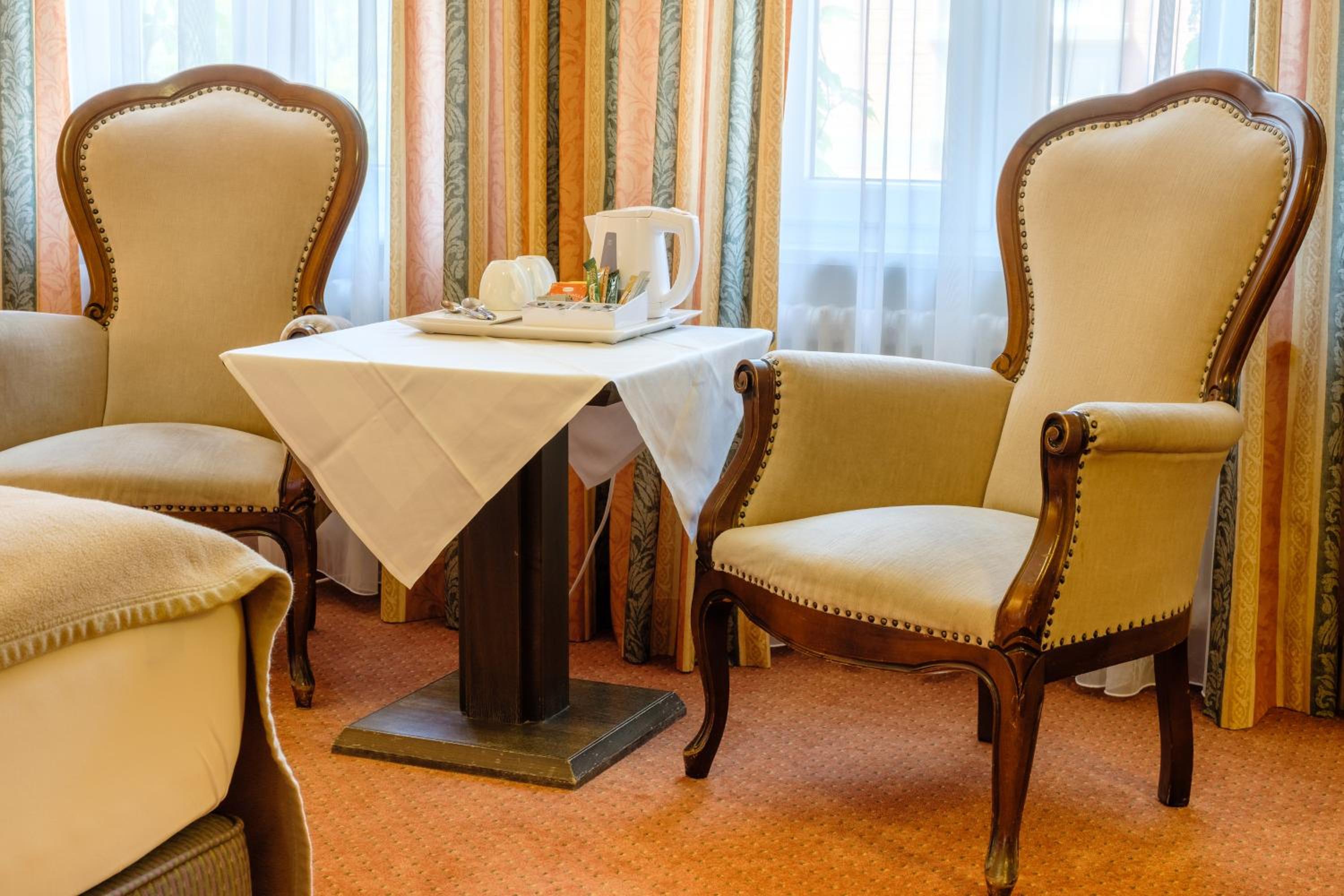 Queen Room - Photo 2