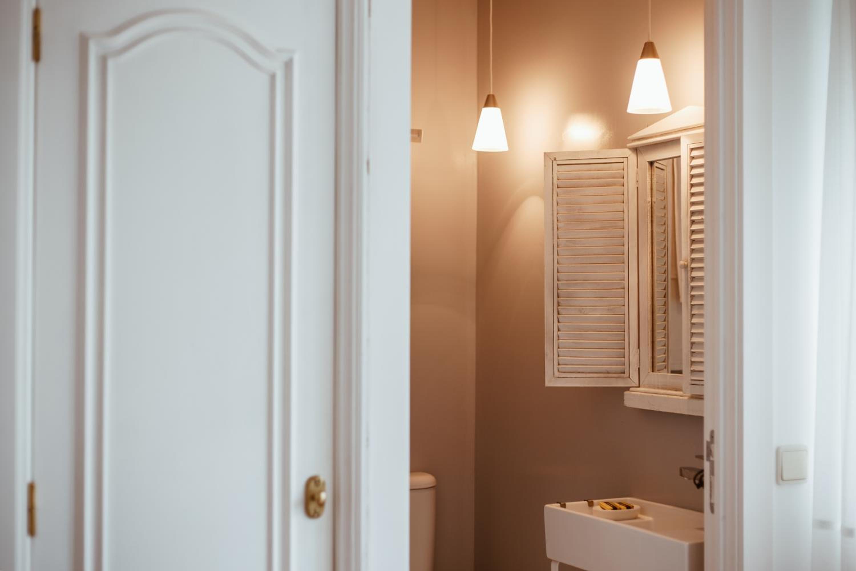 Small Twin Room - Photo 4