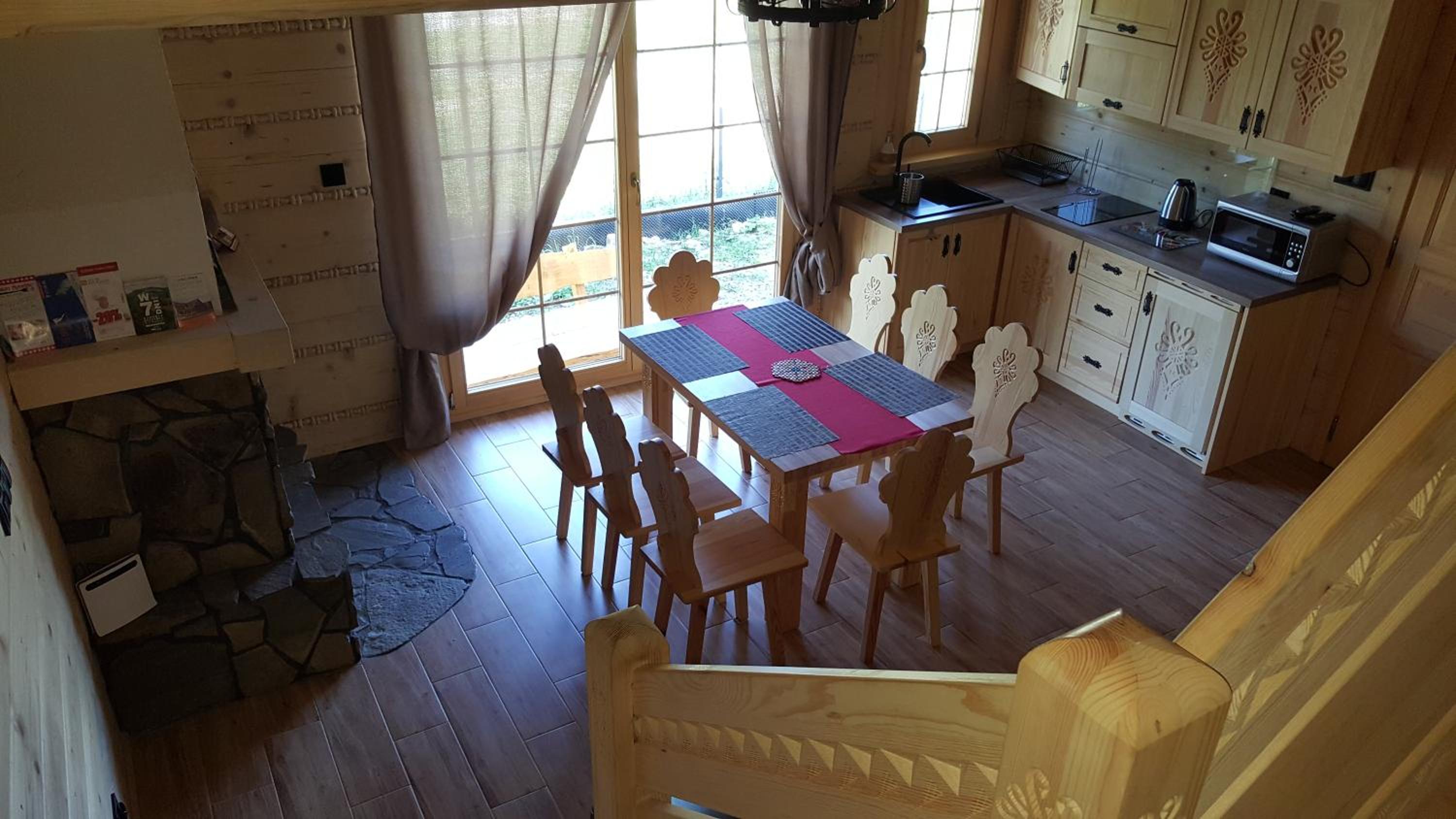 Apartment with Mountain View photo 3