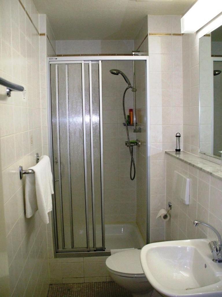 Single Room photo 2
