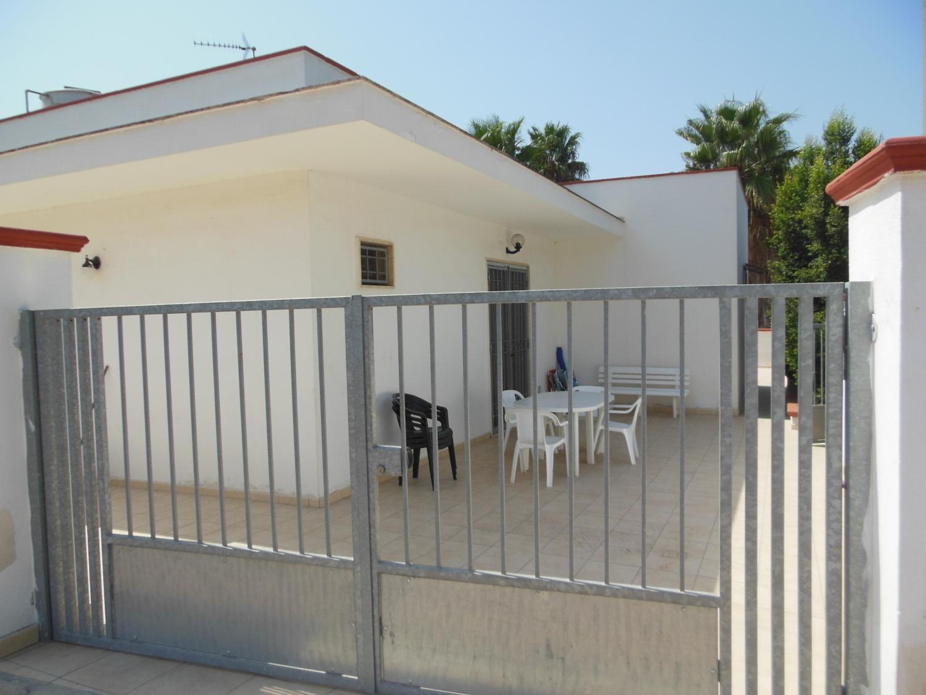 Three-Bedroom House photo 2