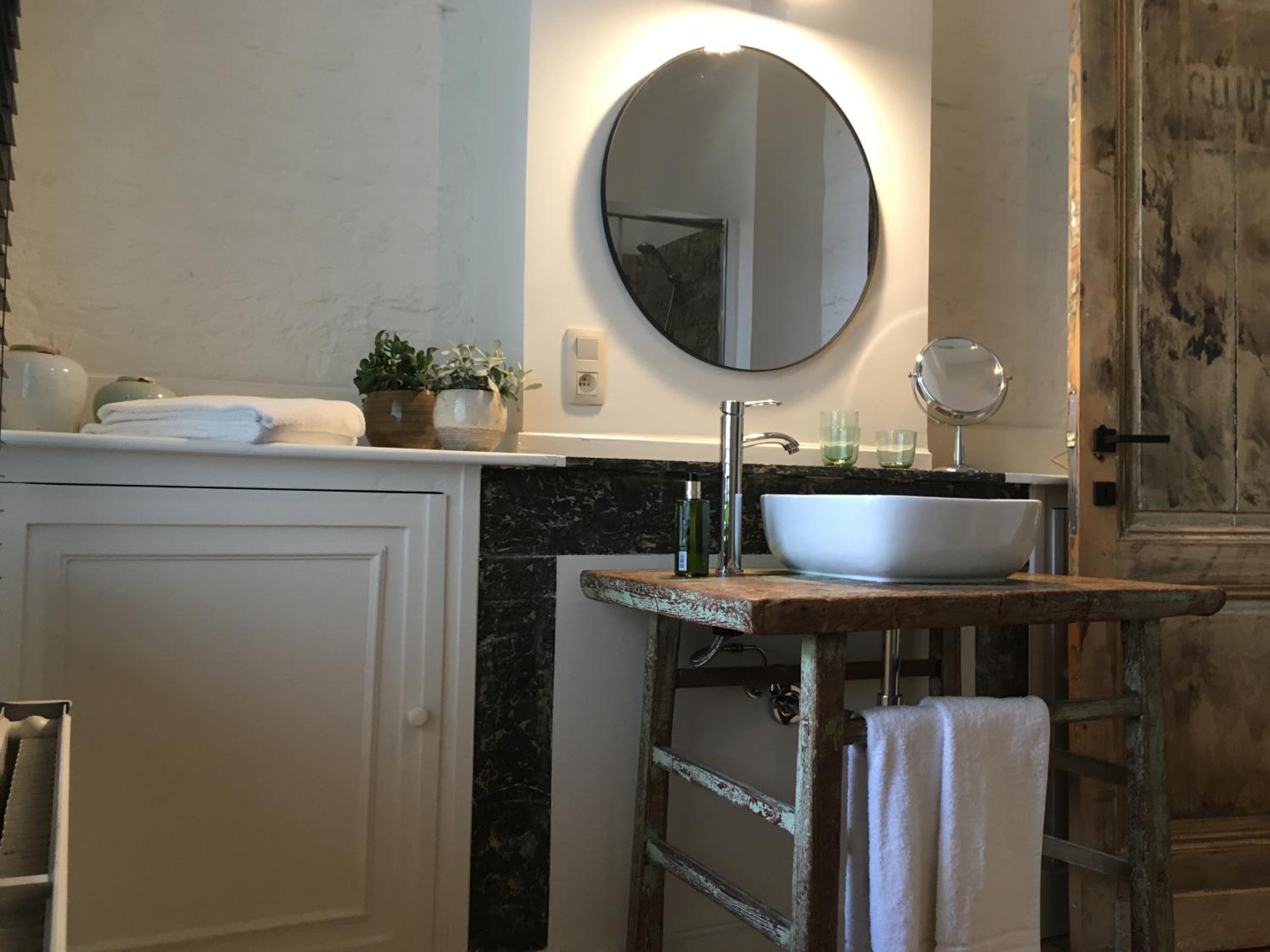 Double Room with Private Bathroom - Photo 11
