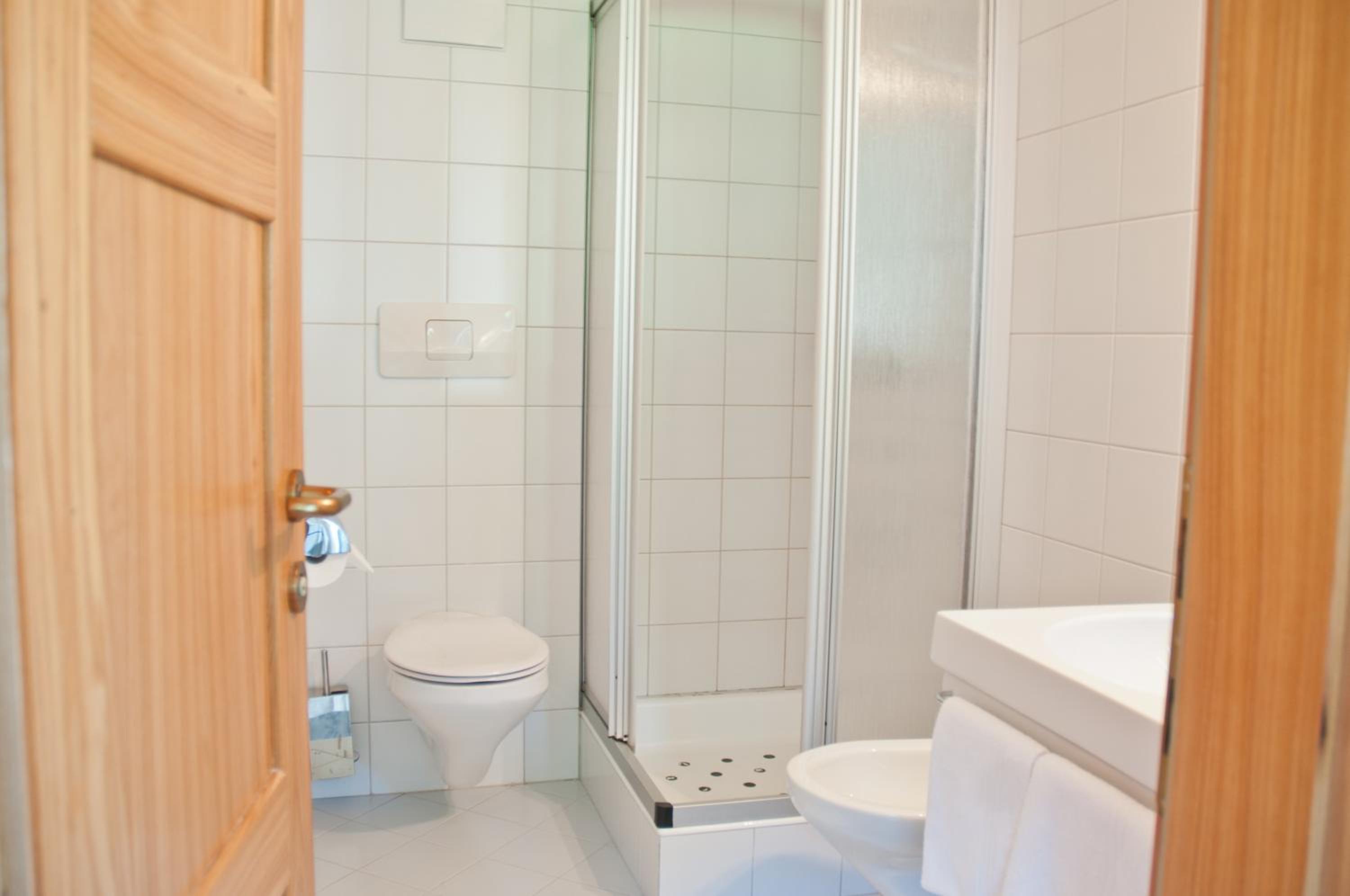 Standard Double Room with Balcony - Photo 5