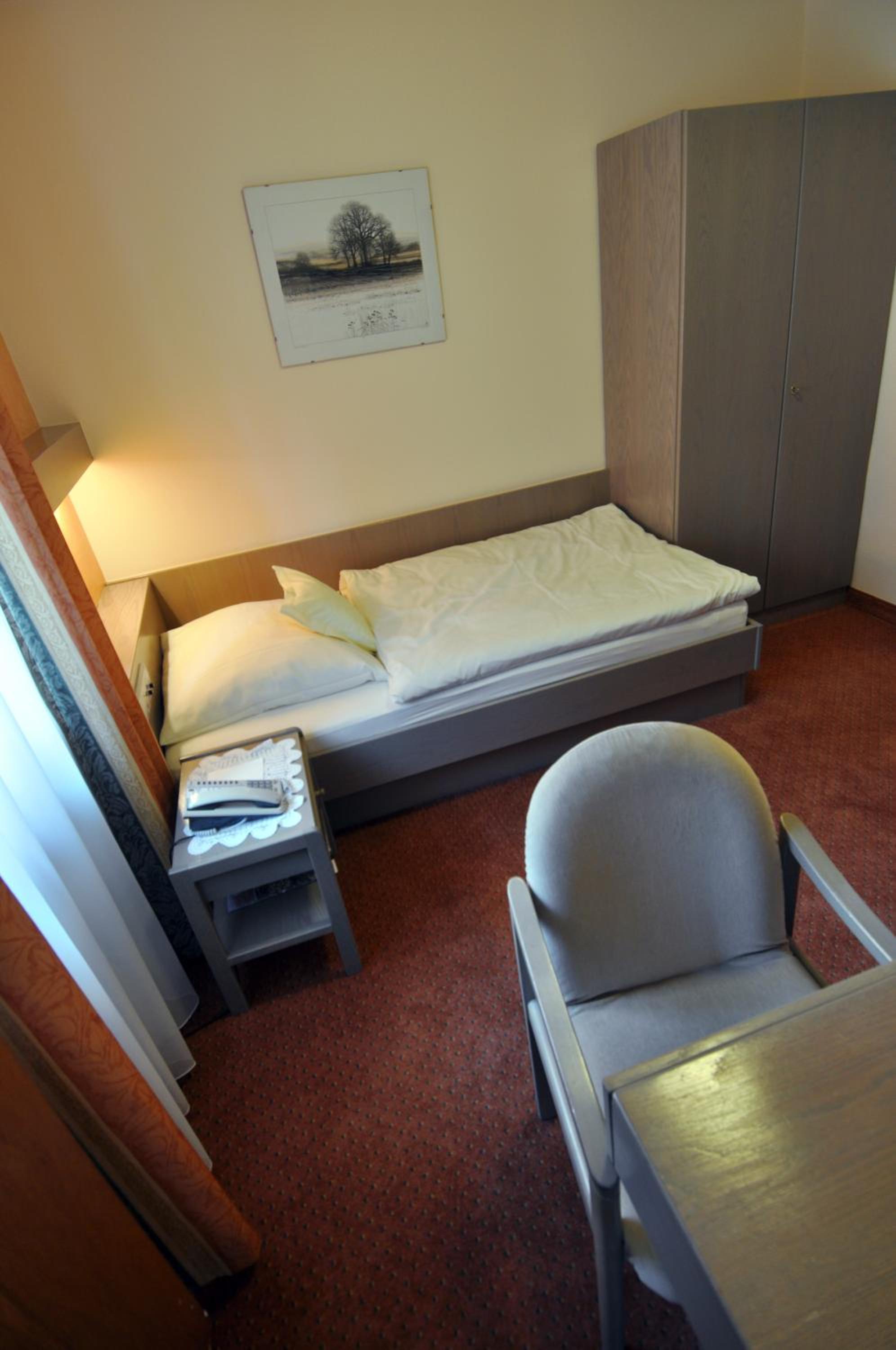 Small Single Room photo 1