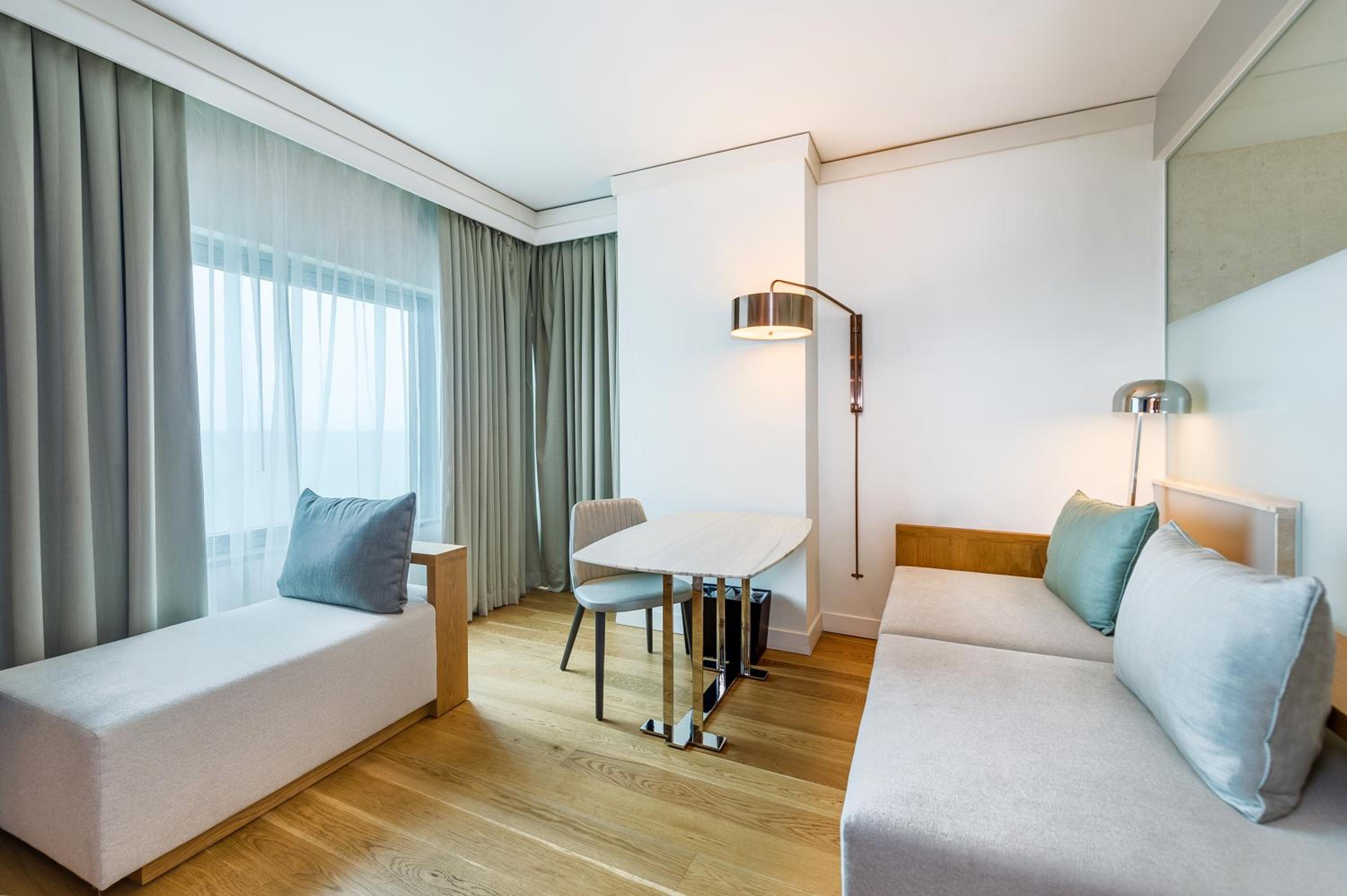 King Room with Balcony - Photo 2
