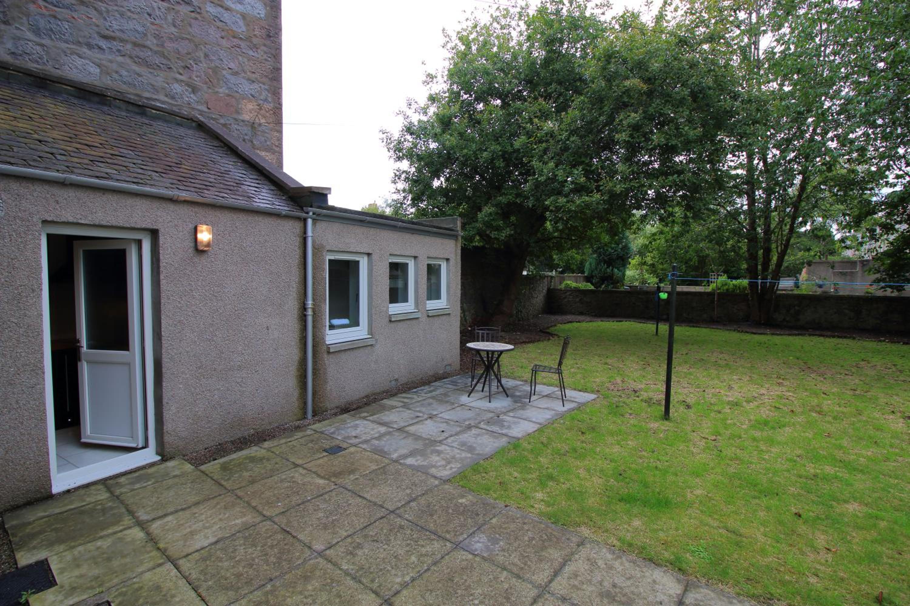 Two-Bedroom Apartment - Photo 2