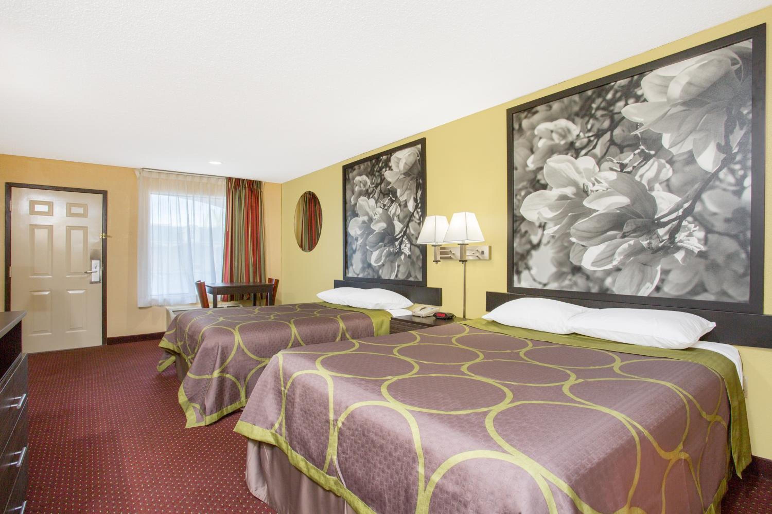 Queen Room with Two Queen Beds - Smoking - Photo 1