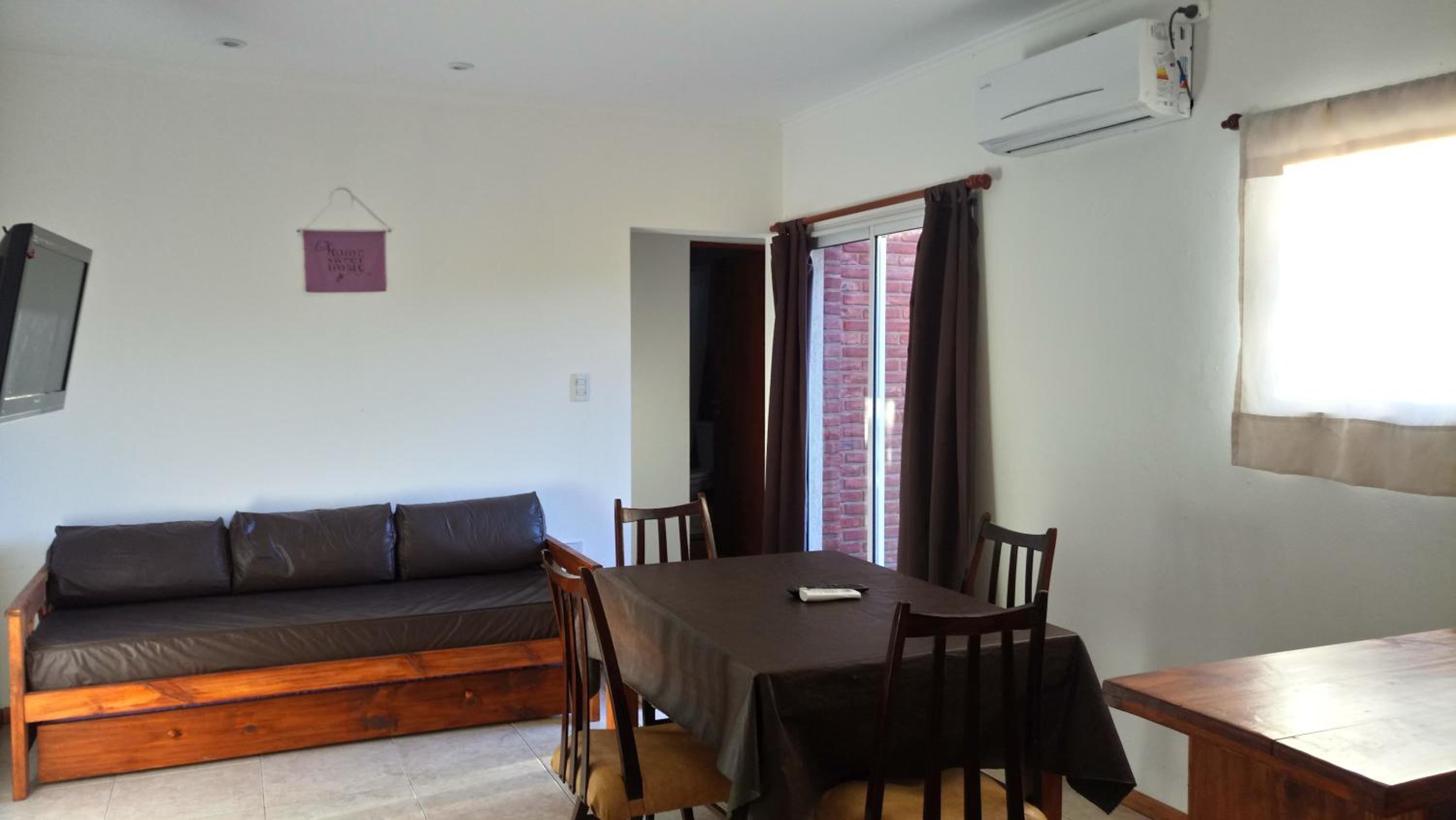 One-Bedroom House photo 3