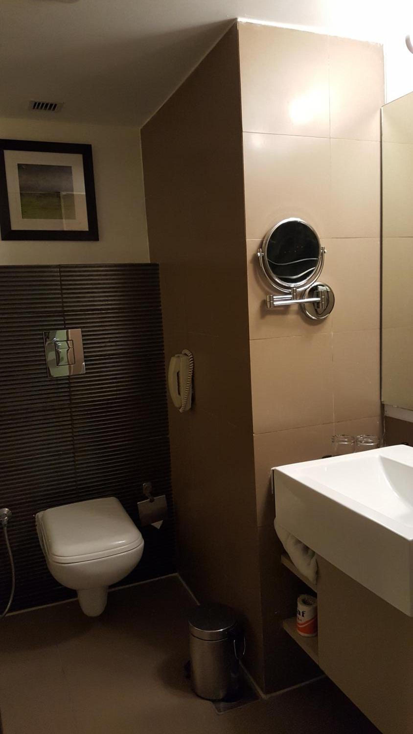Deluxe Queen Room – 25 % Discounton Food & Beverage and 15% Discount on Laundry Services - Photo 2