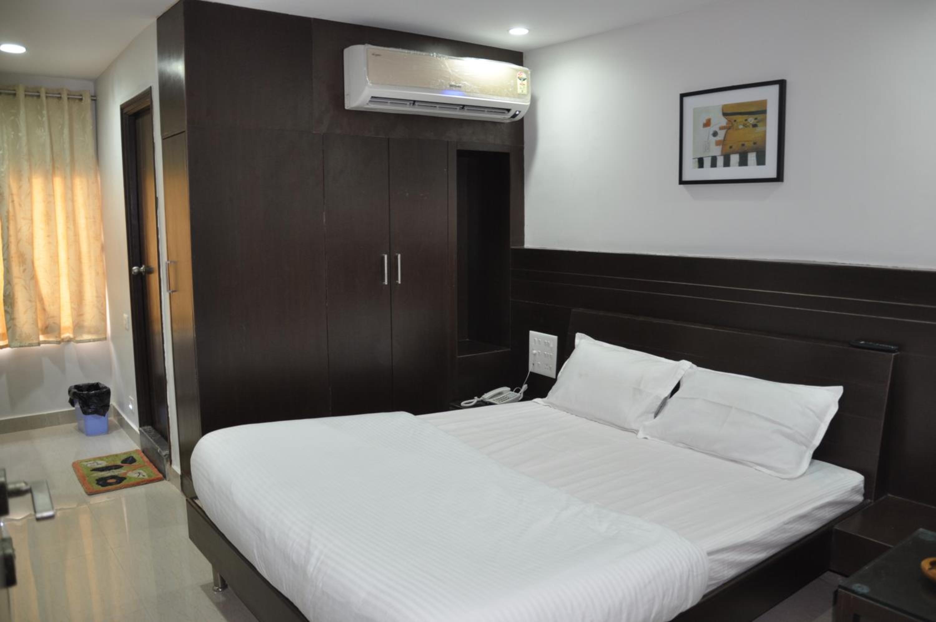 Small Double Room photo 2