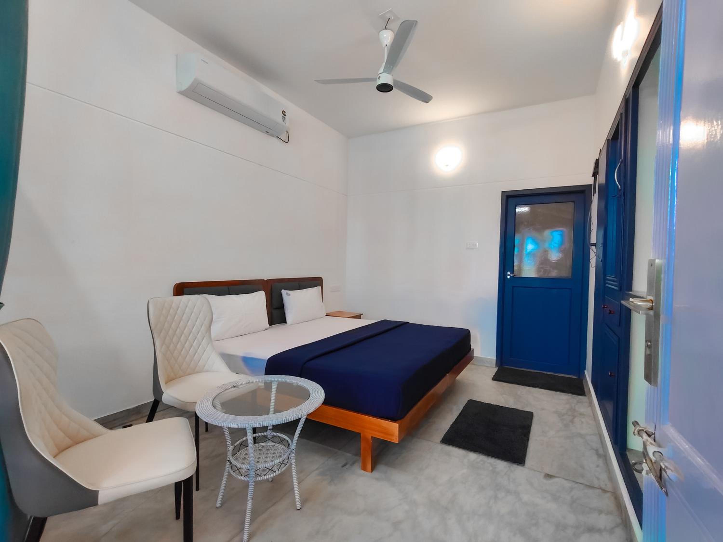 Deluxe Double Room with Balcony and Sea View
