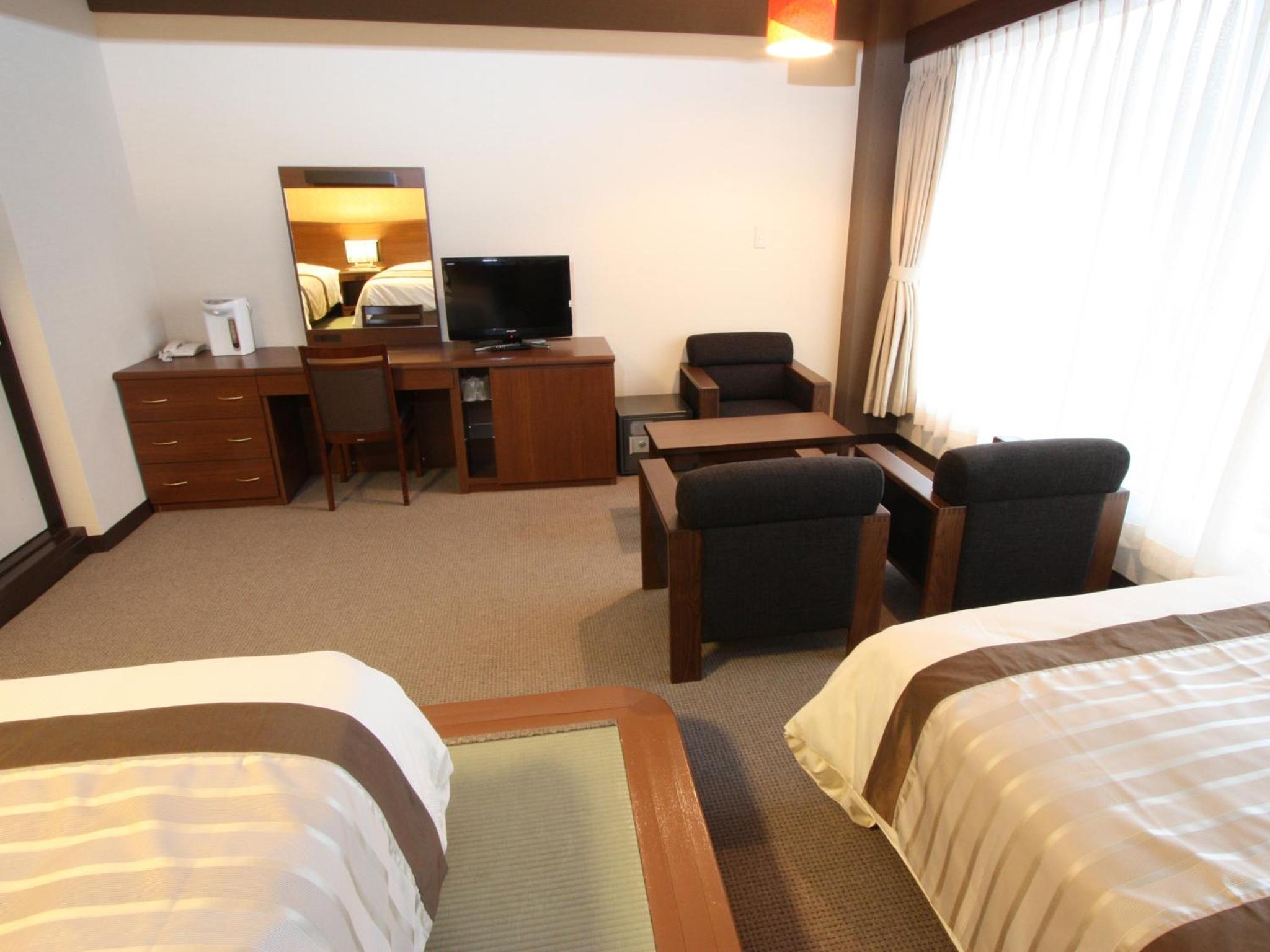 Triple Room - Smoking photo 2