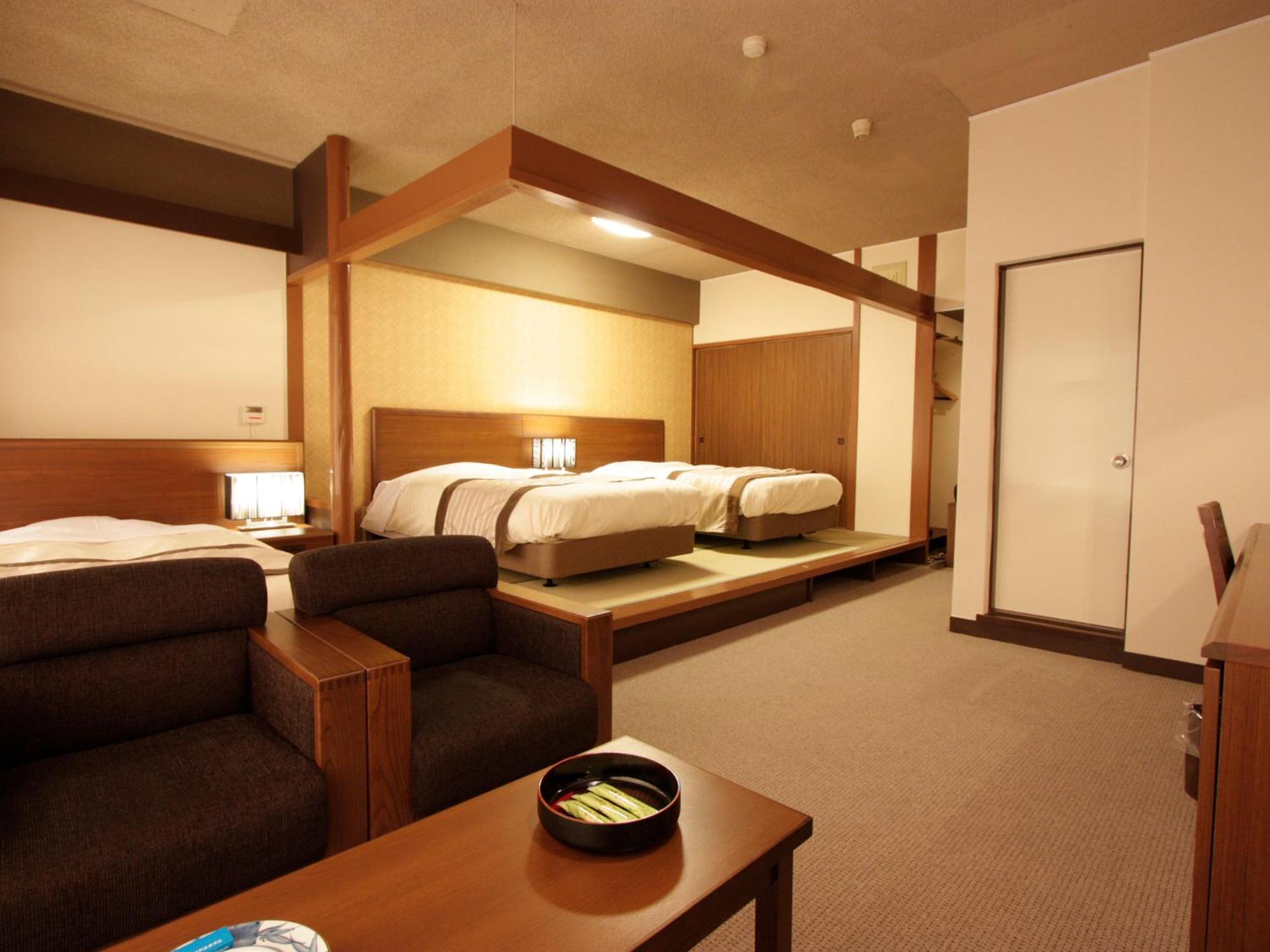 Triple Room - Smoking photo 3
