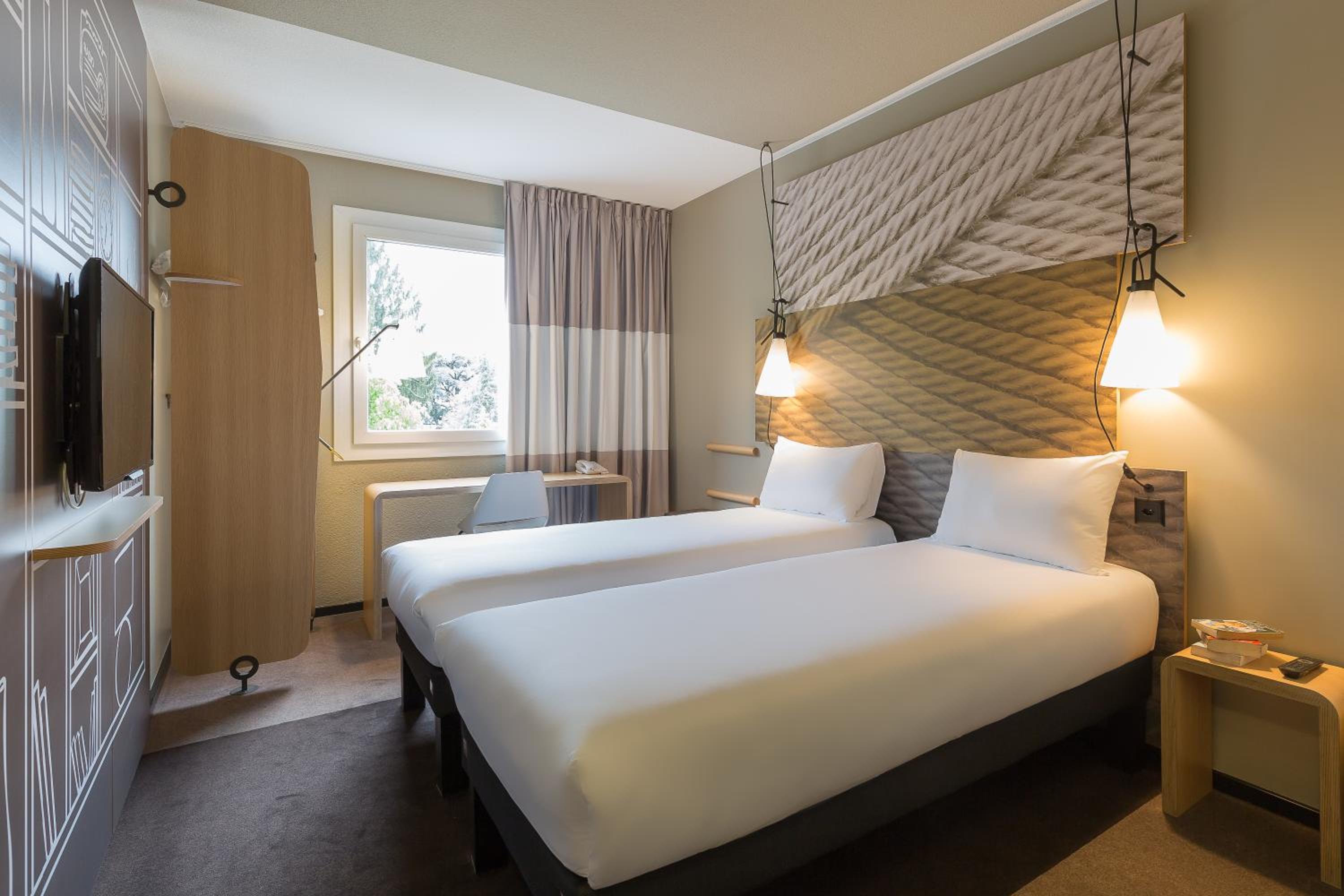 Standard Twin Room - Photo 14
