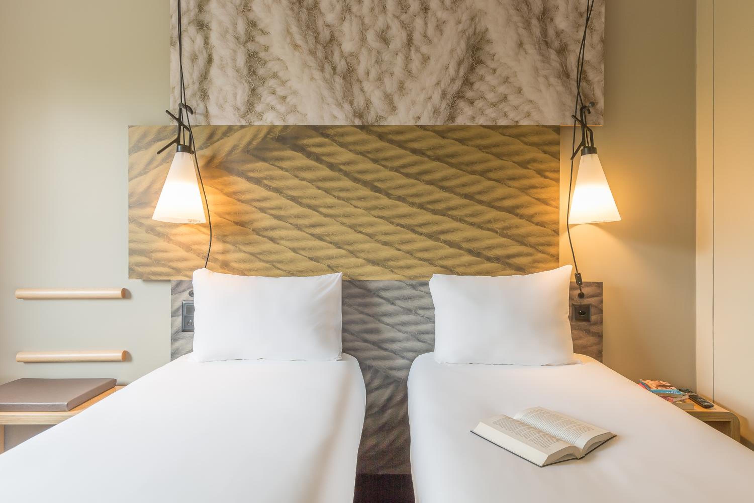 Standard Twin Room - Photo 27