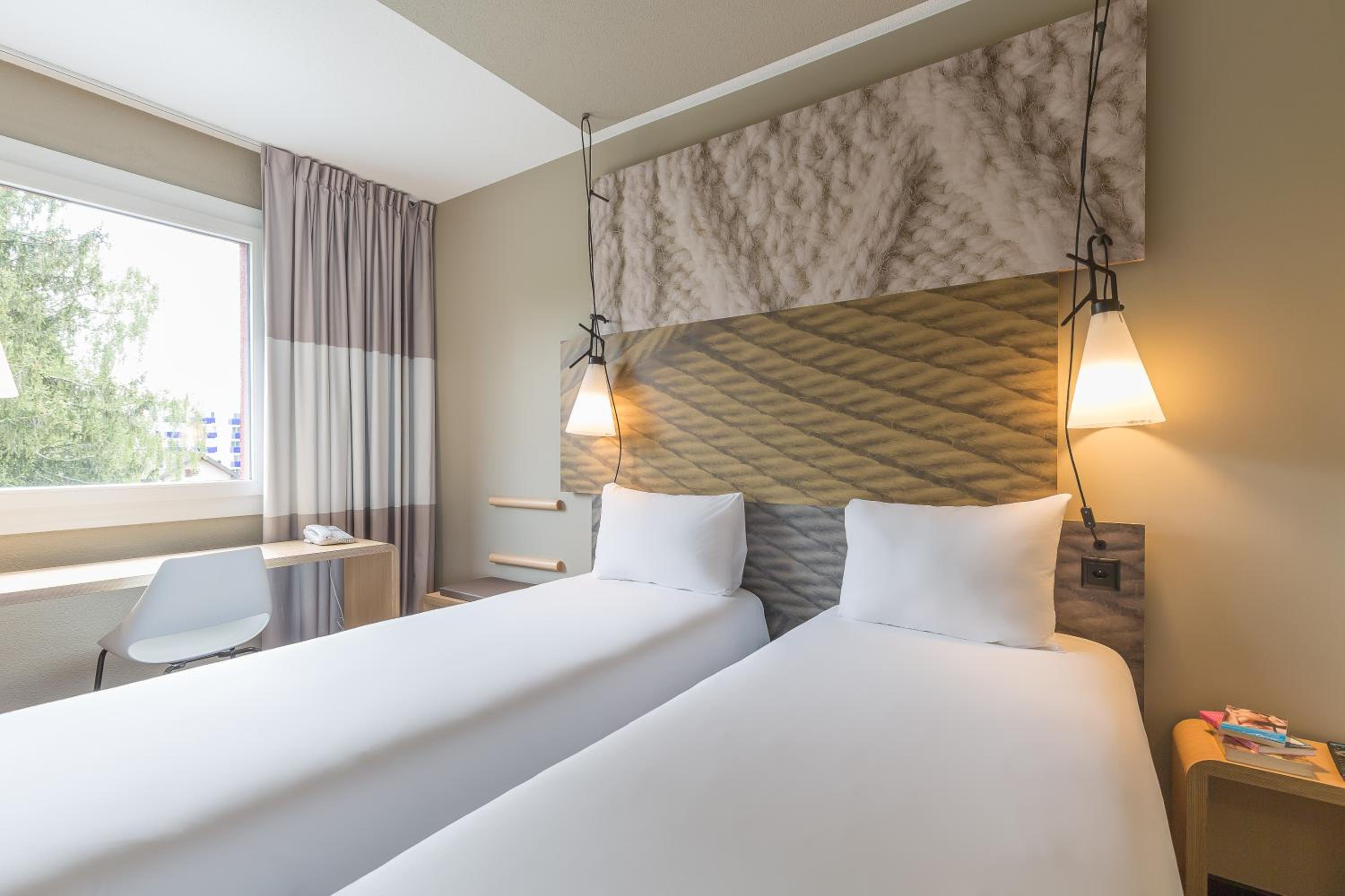 Standard Twin Room - Photo 25