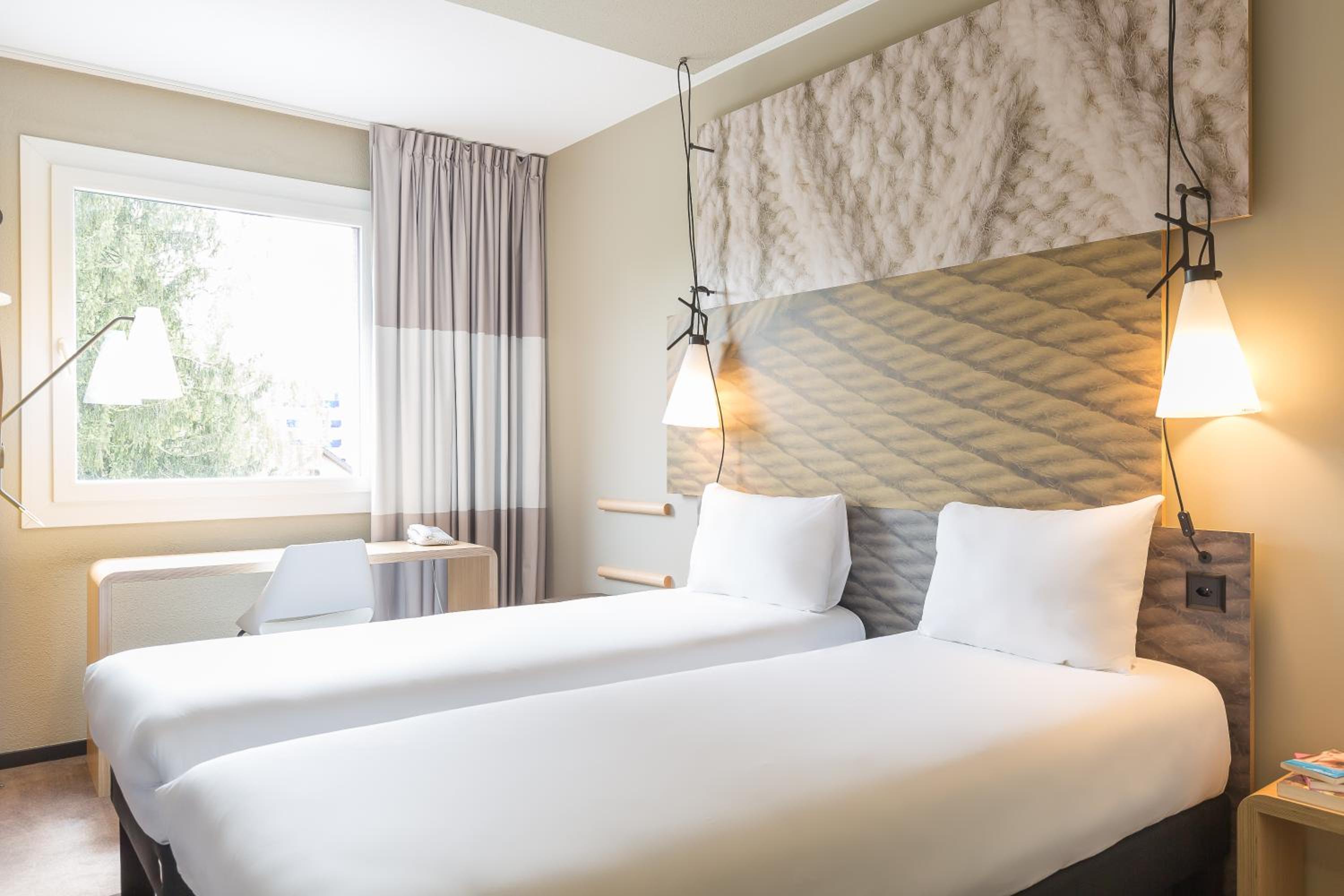Standard Twin Room - Photo 24