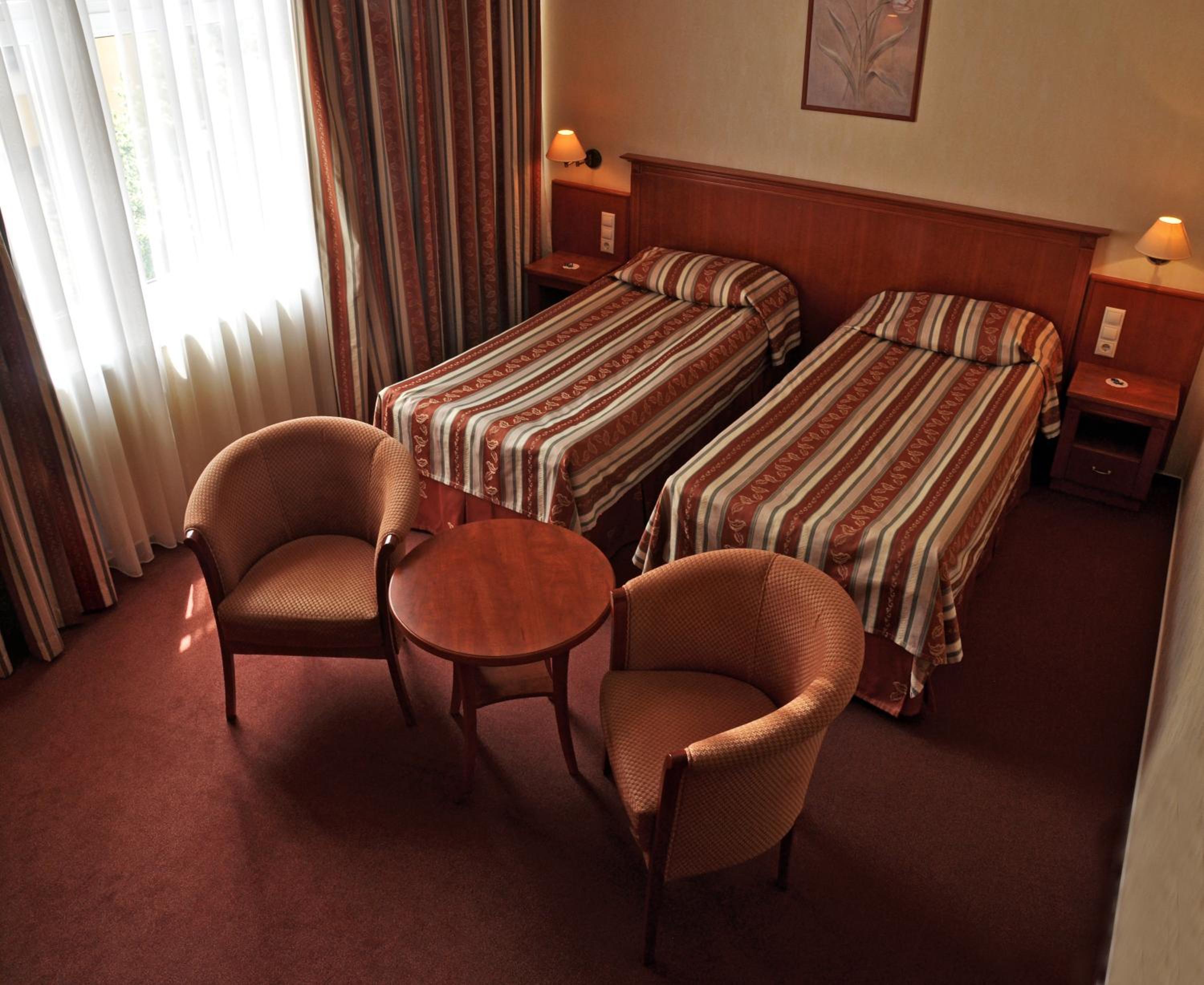 Double or Twin Room - Photo 2
