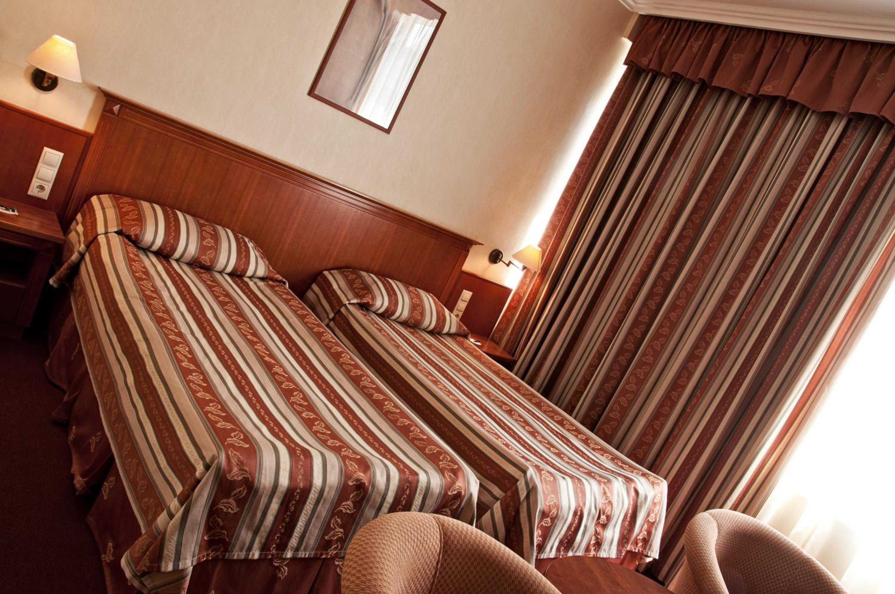 Double or Twin Room - Photo 5