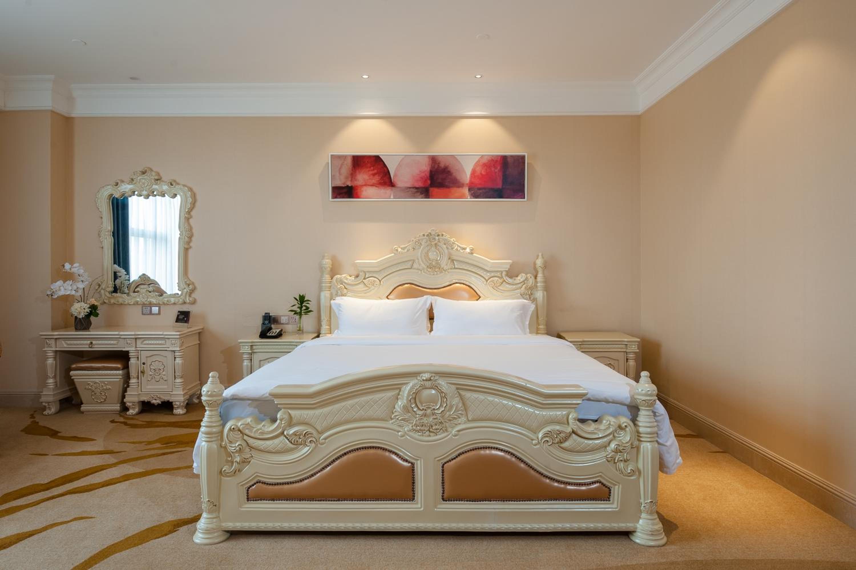 Business King Room