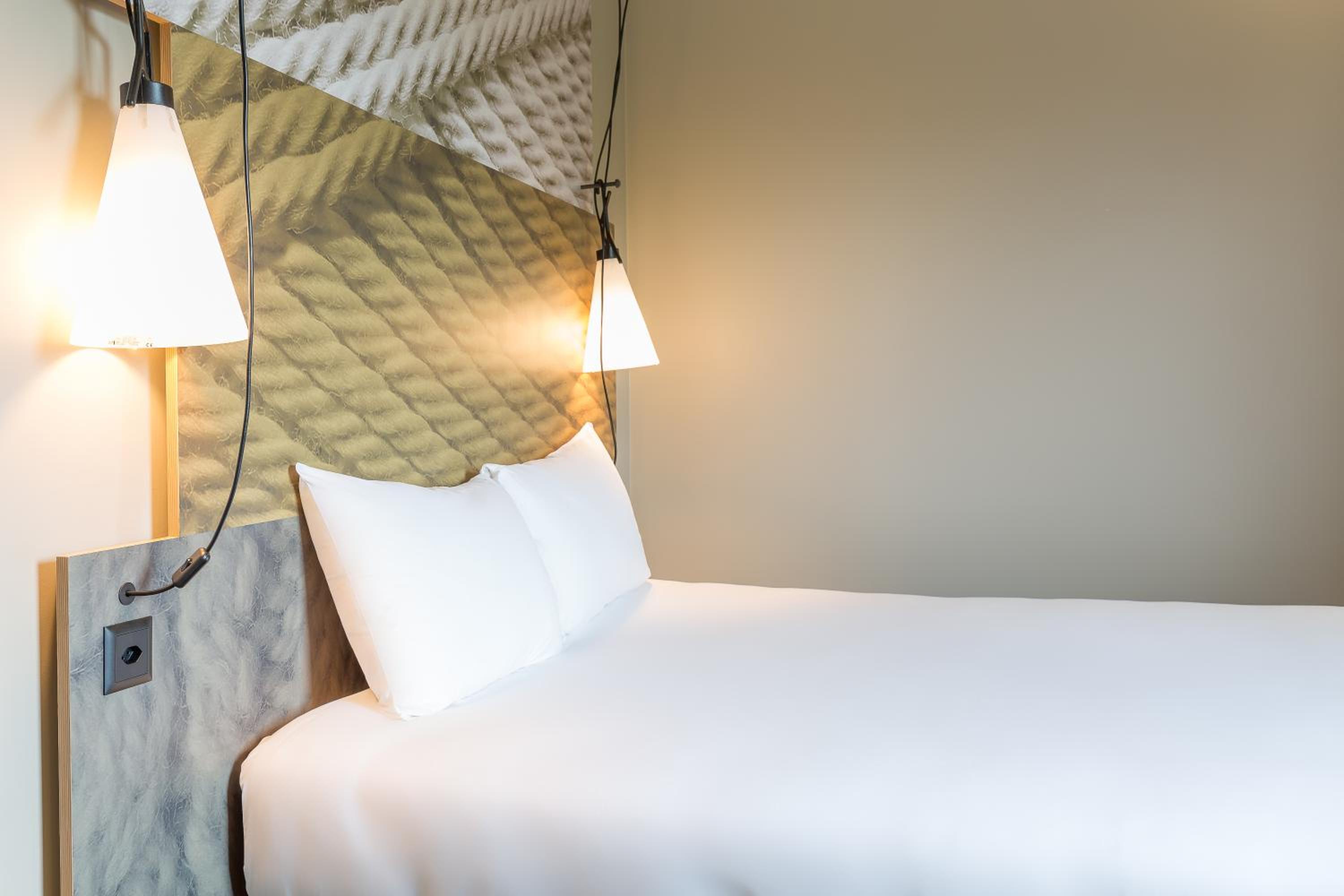 Standard Double Room - Photo 16