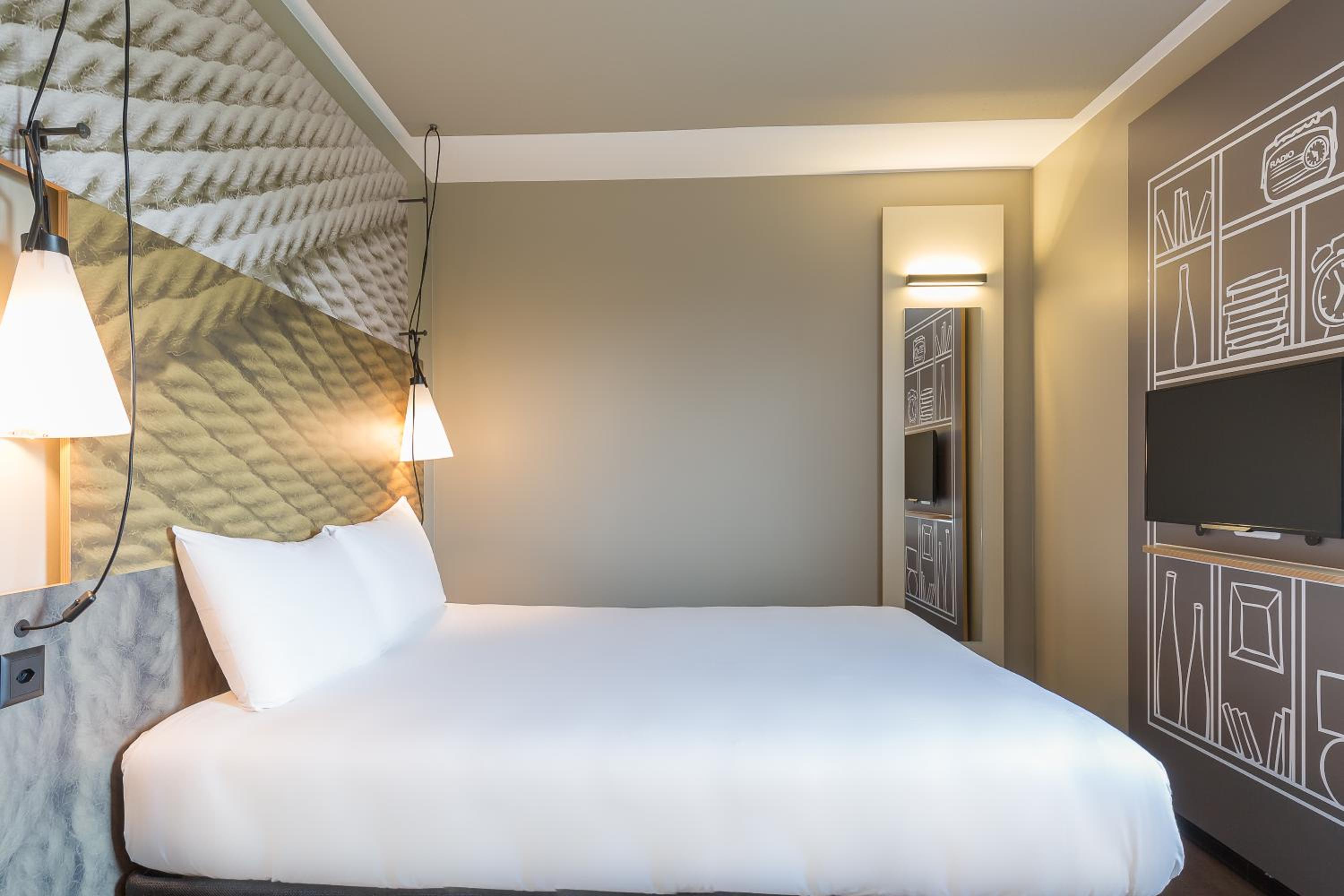 Standard Double Room - Photo 17