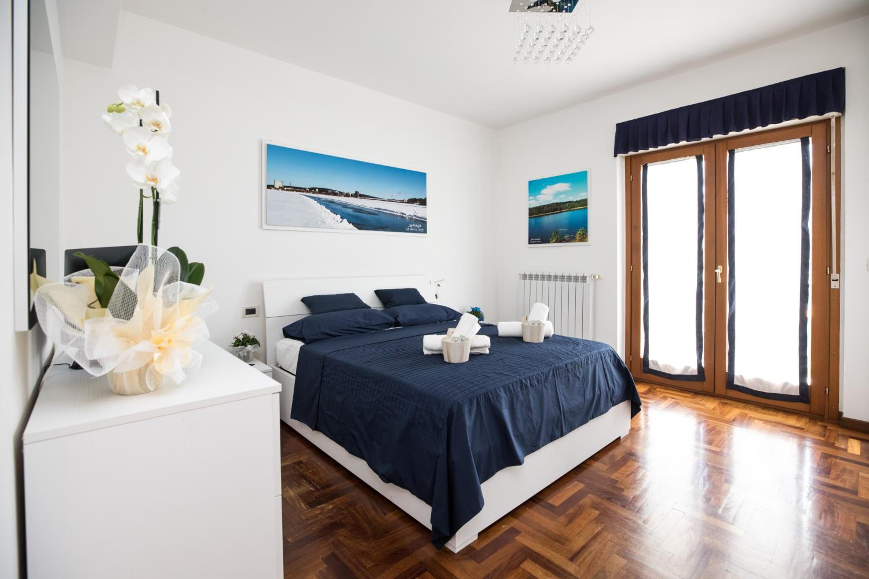 Double Room with Private External Bathroom - Photo 3