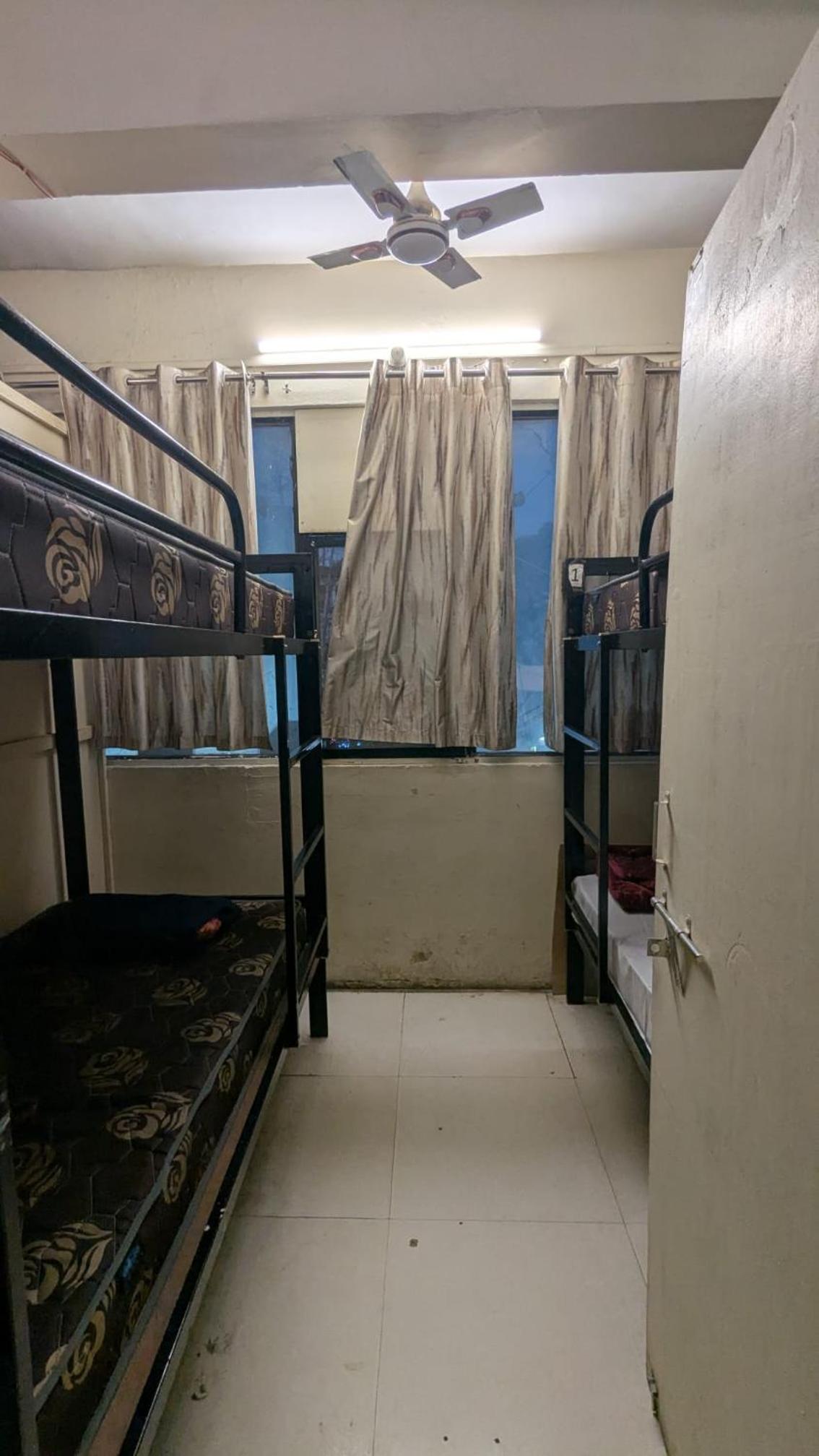 Bed in 4-Bed Female Dormitory Room photo 3