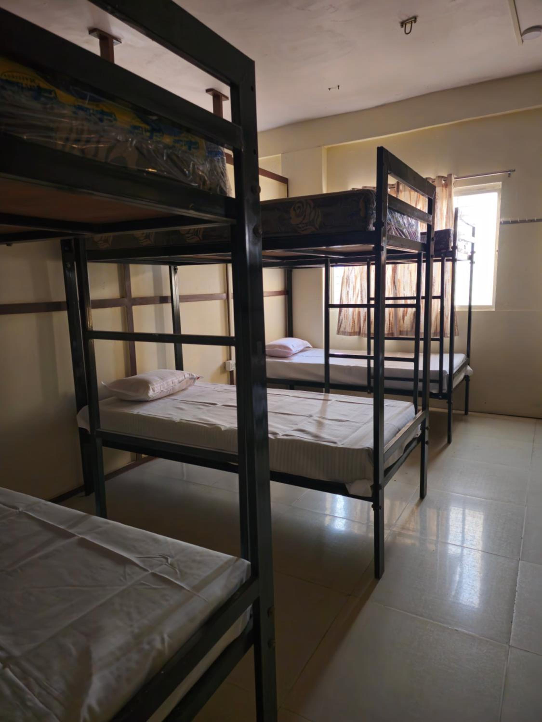 Bed in 10-Bed Mixed Dormitory Room photo 2