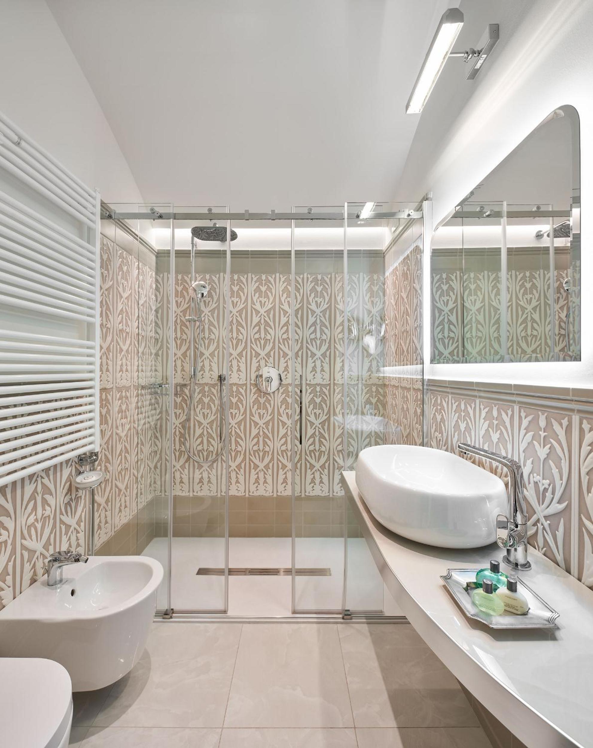 Deluxe Double or Twin Room - Photo 4