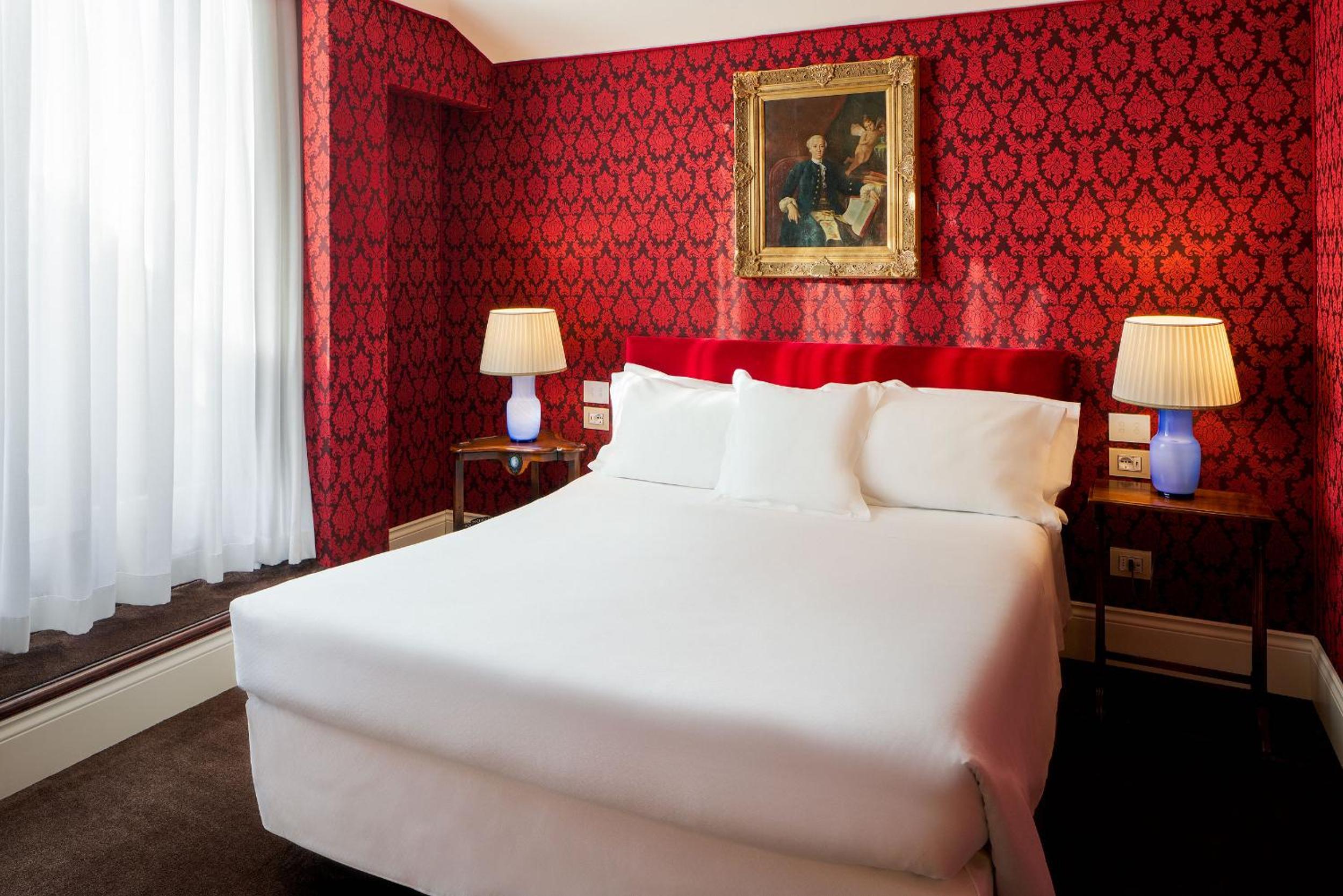 Deluxe Double or Twin Room - Photo 11