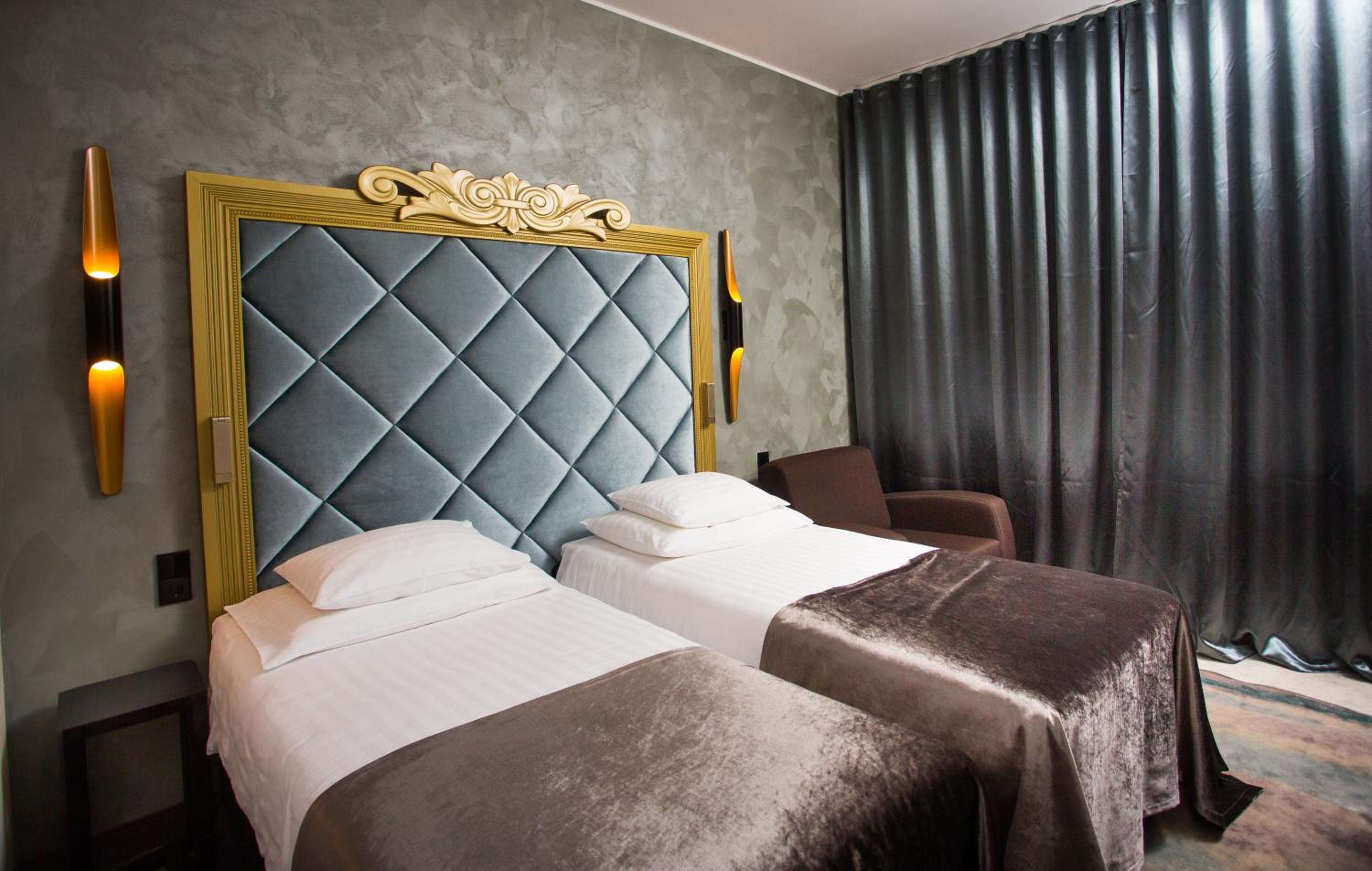 Double or Twin Room with Spa Access (2+1) - Photo 3