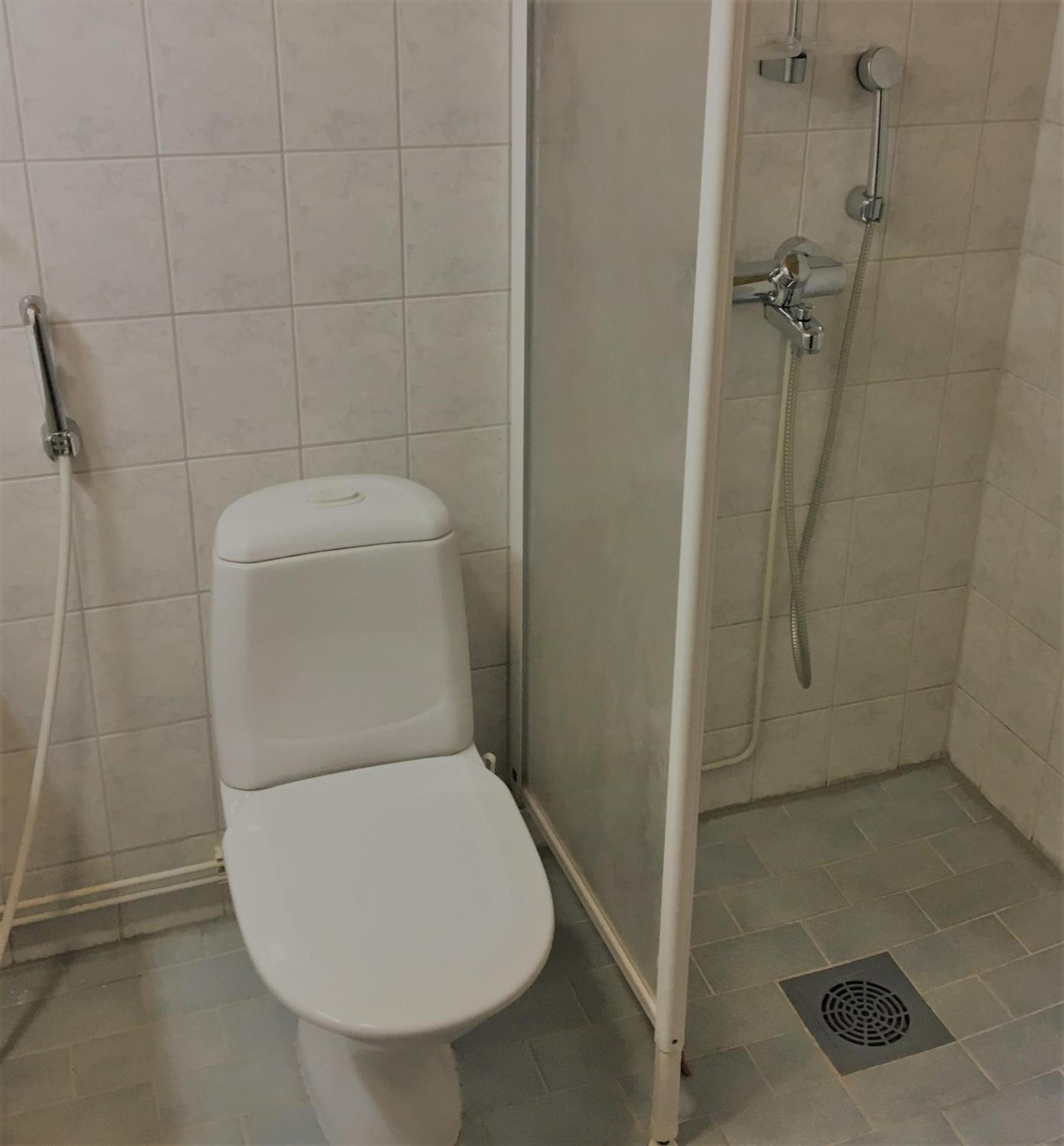 Twin Room - Photo 17