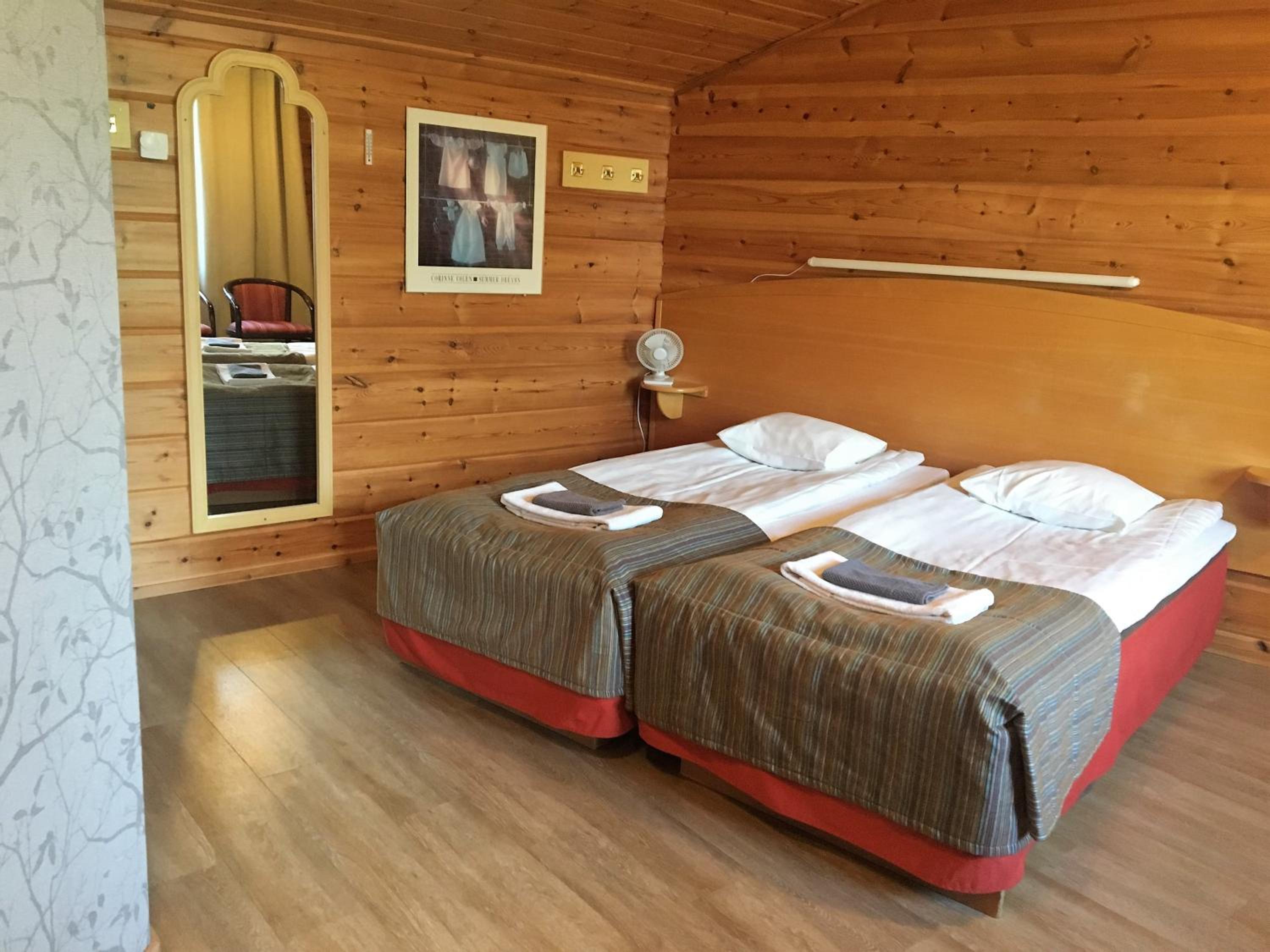 Twin Room - Photo 16